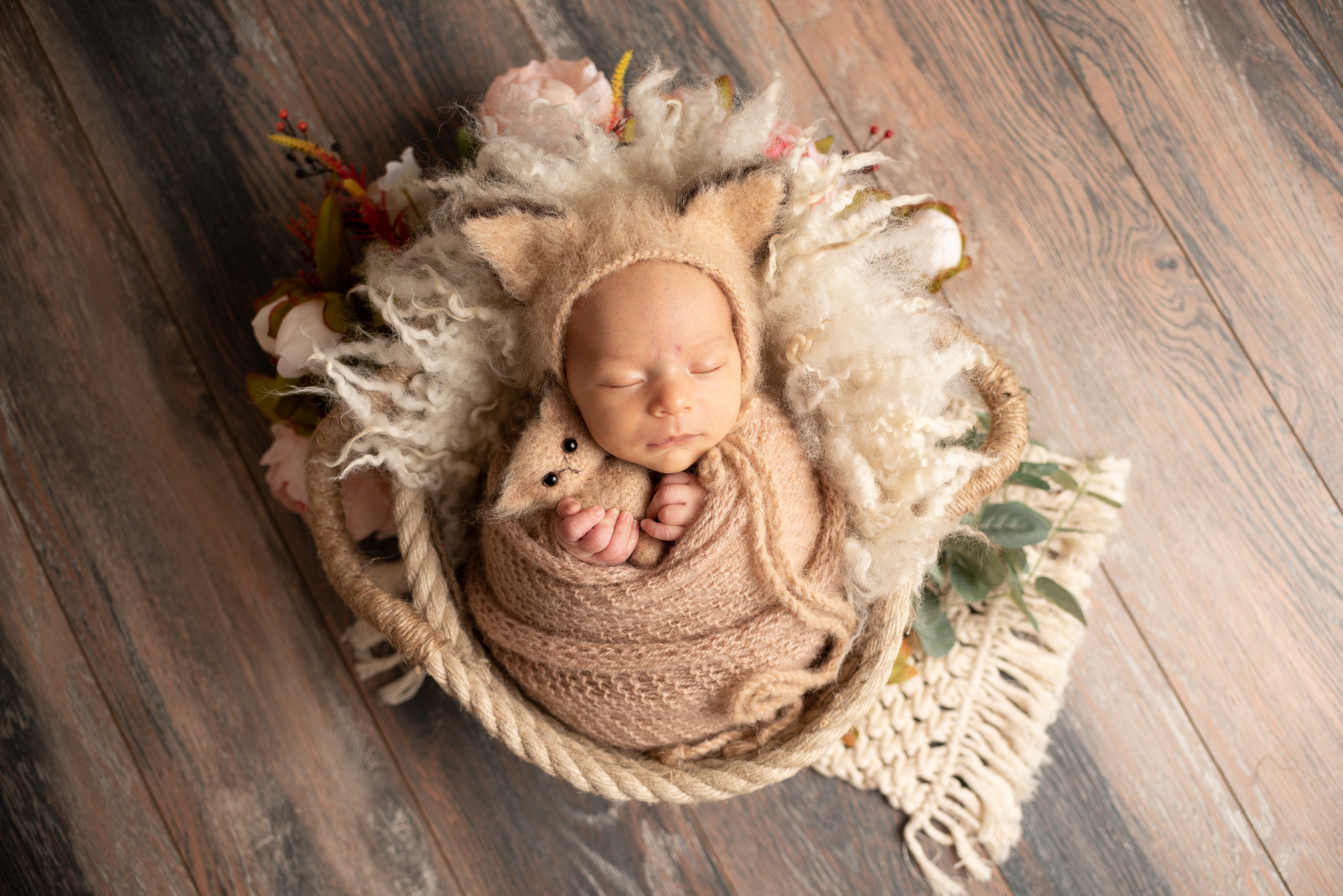 Фотосессия новорожденного. Фотограф новорожденных в Нижневартовске Лара Курдюкова