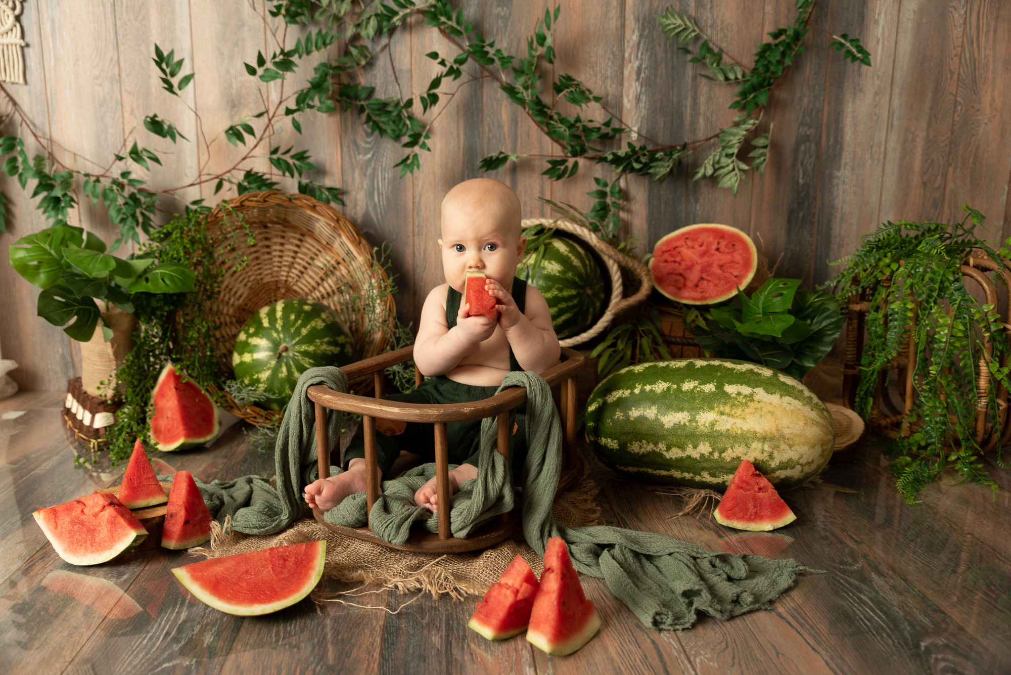 Арбузные приключения Богдаши. Фотограф новорожденных в Нижневартовске Лара Курдюкова