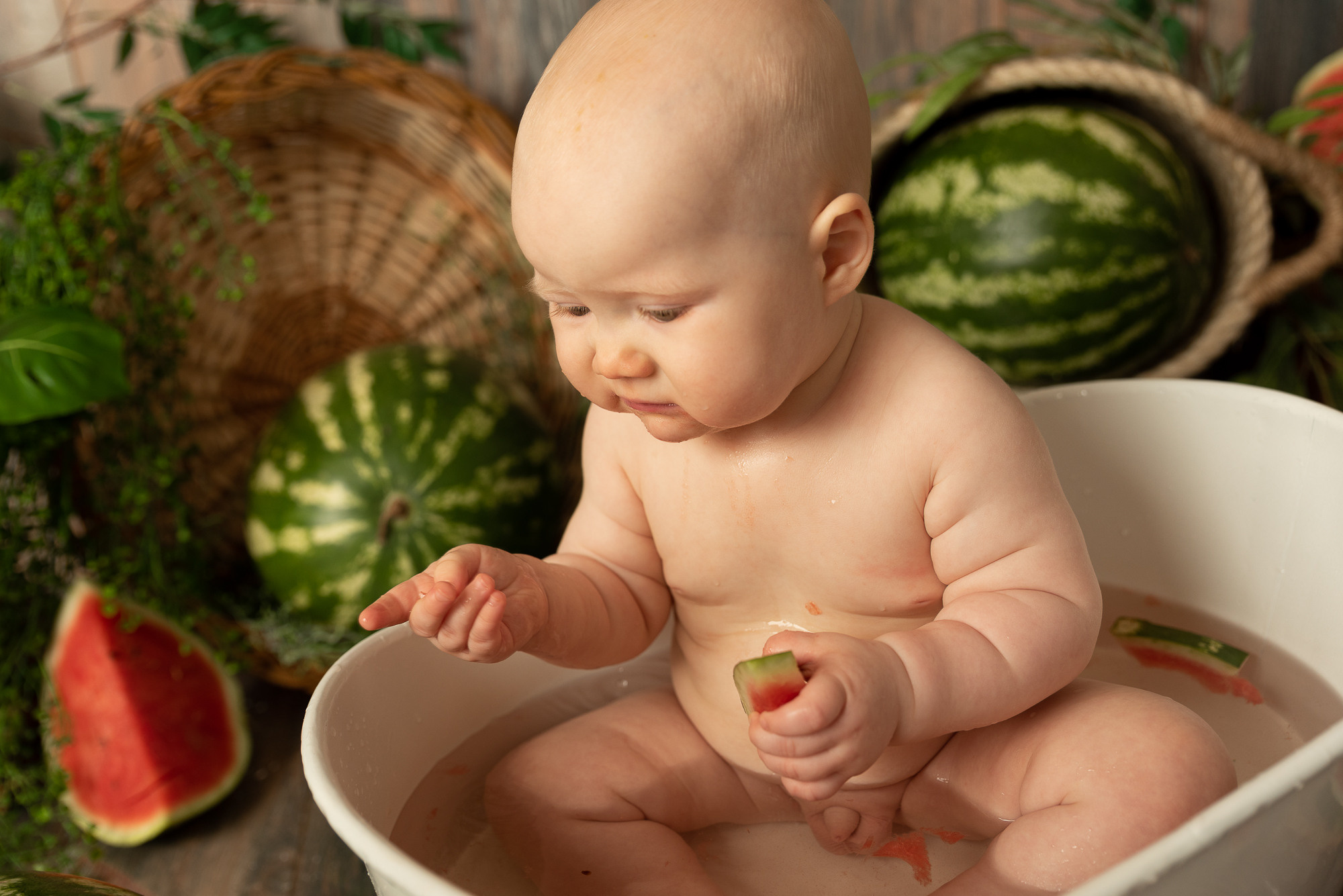 Арбузные приключения Богдаши. Фотограф новорожденных в Нижневартовске Лара Курдюкова