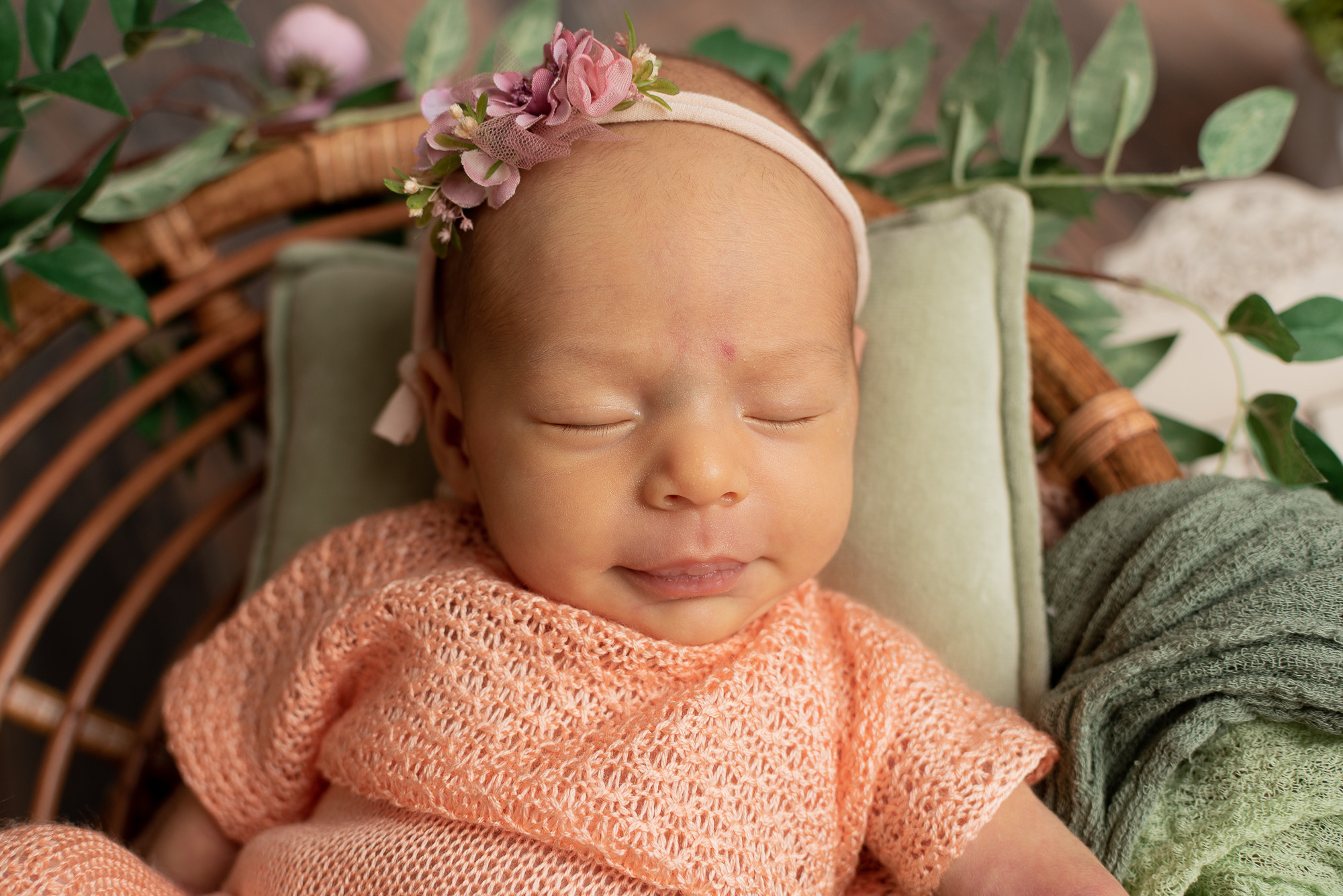 Фотосессия новорожденного. Фотограф новорожденных в Нижневартовске Лара Курдюкова