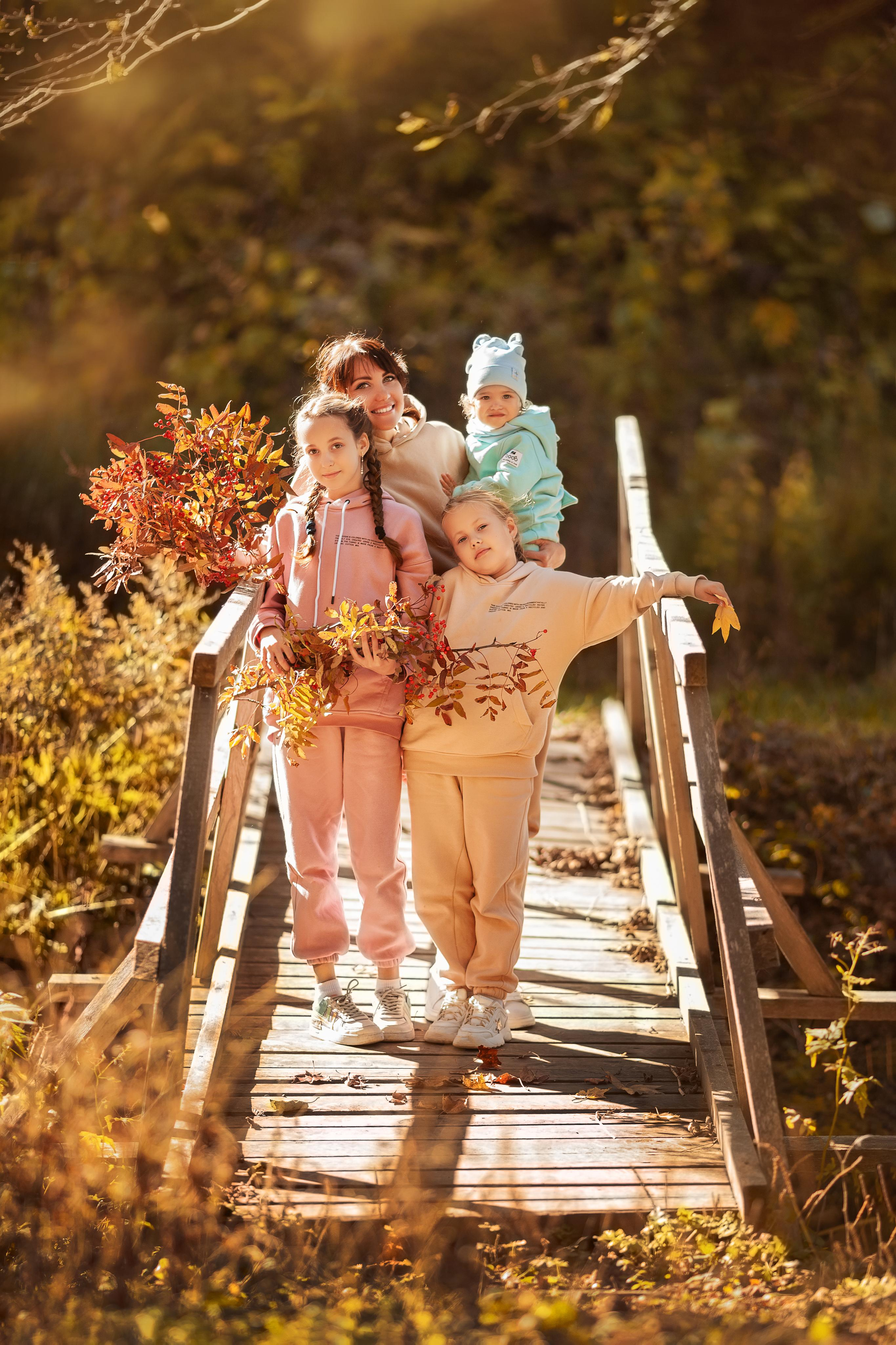 Анастасия, Арина, Лера и Поля. Мама и дочки. Детский, семейный фотограф в Южно-Сахалинске, Невельске и Холмске