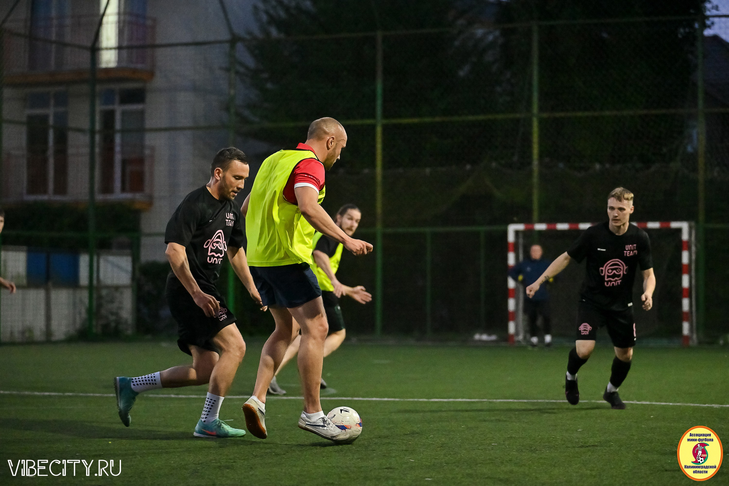 ИГРЫ МИНИ-ФУТБОЛЬНОЙ И КОРПОРАТИВНОЙ ЛИГИ. VIBECITY.RU Вайб Сити Ру Фоторепортажи Фотоотчеты Калининград