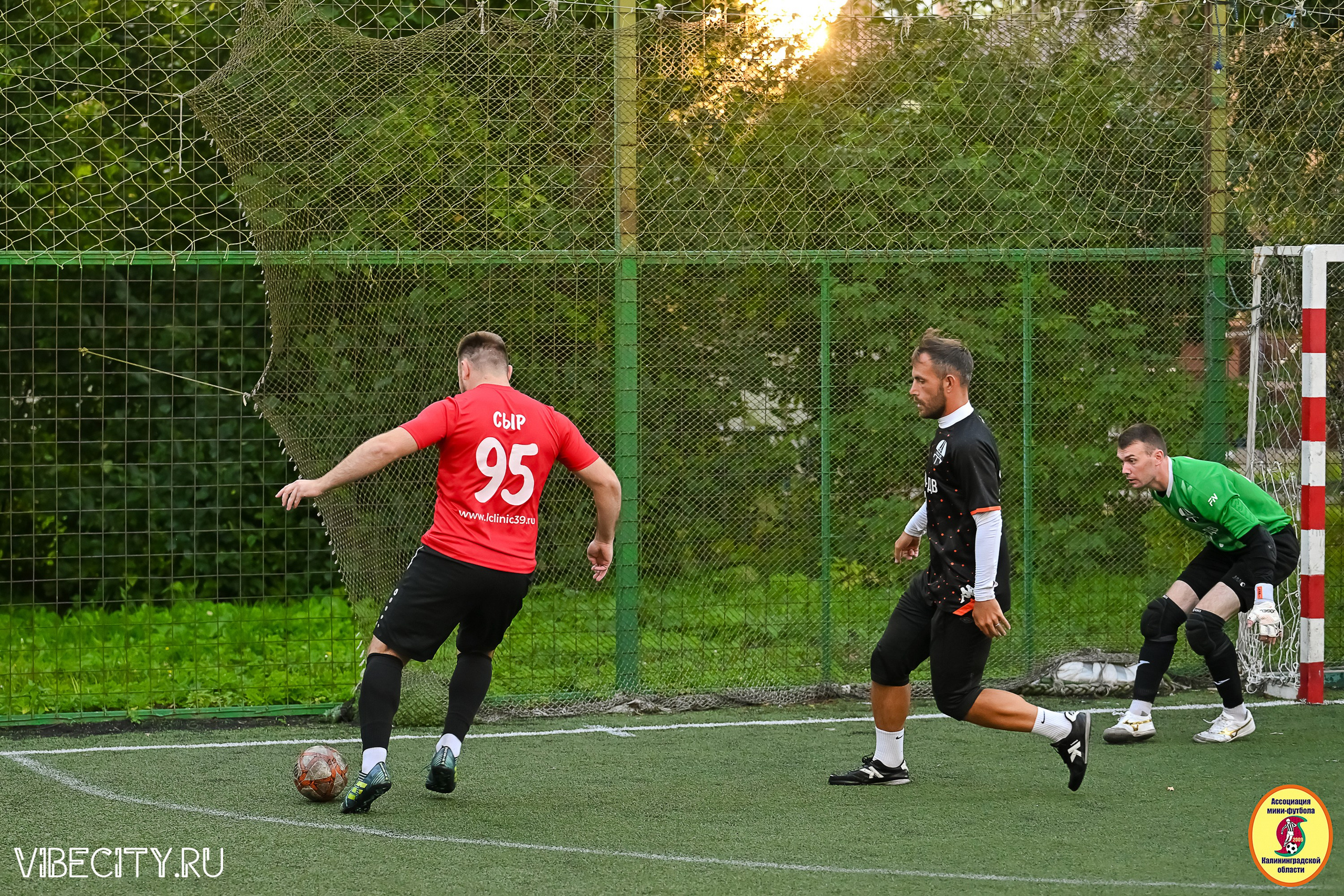 ИГРЫ МИНИ-ФУТБОЛЬНОЙ И КОРПОРАТИВНОЙ ЛИГИ. VIBECITY.RU Вайб Сити Ру Фоторепортажи Фотоотчеты Калининград