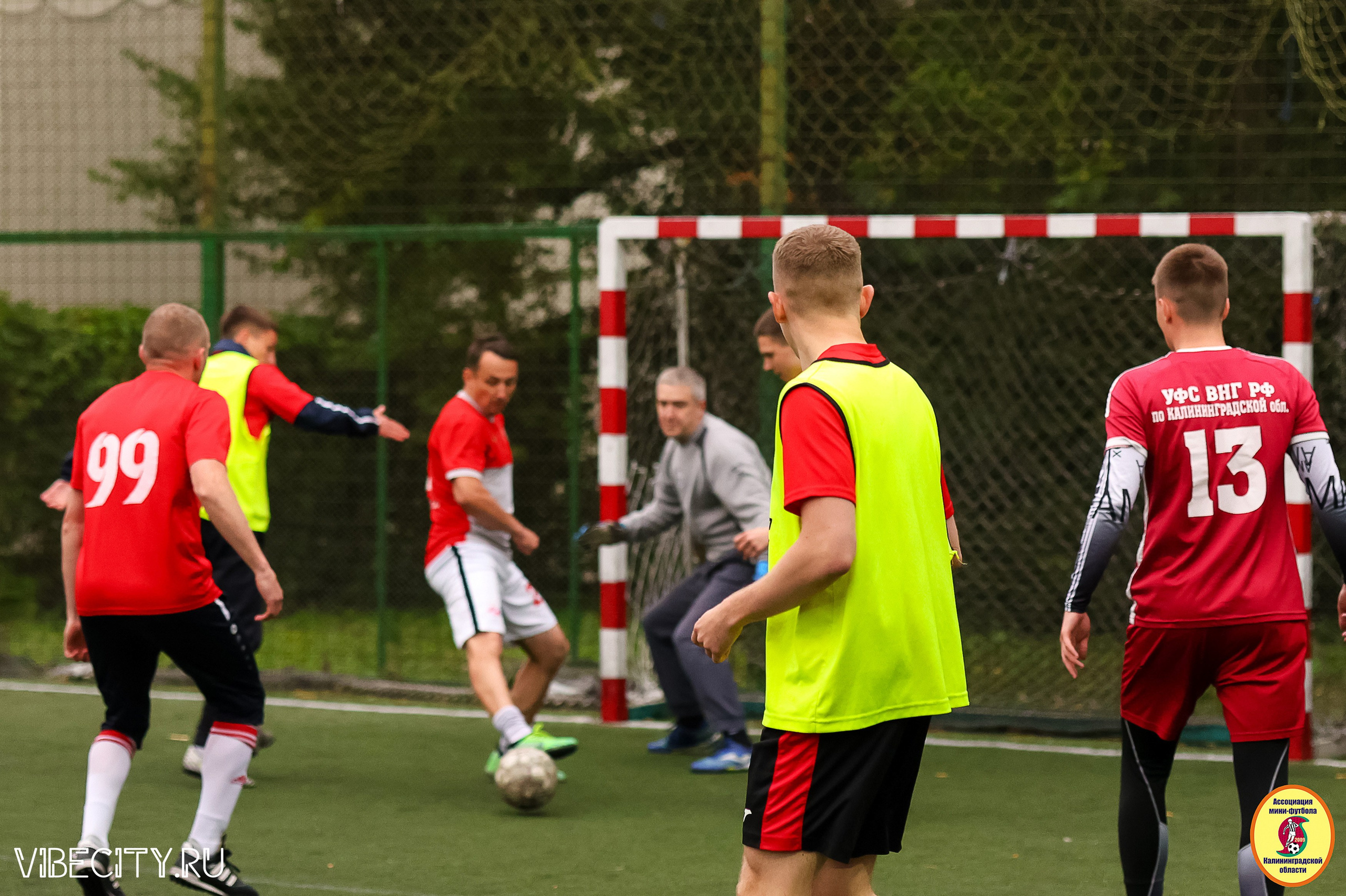 ИГРЫ МИНИ-ФУТБОЛЬНОЙ И КОРПОРАТИВНОЙ ЛИГИ. VIBECITY.RU Вайб Сити Ру Фоторепортажи Фотоотчеты Калининград