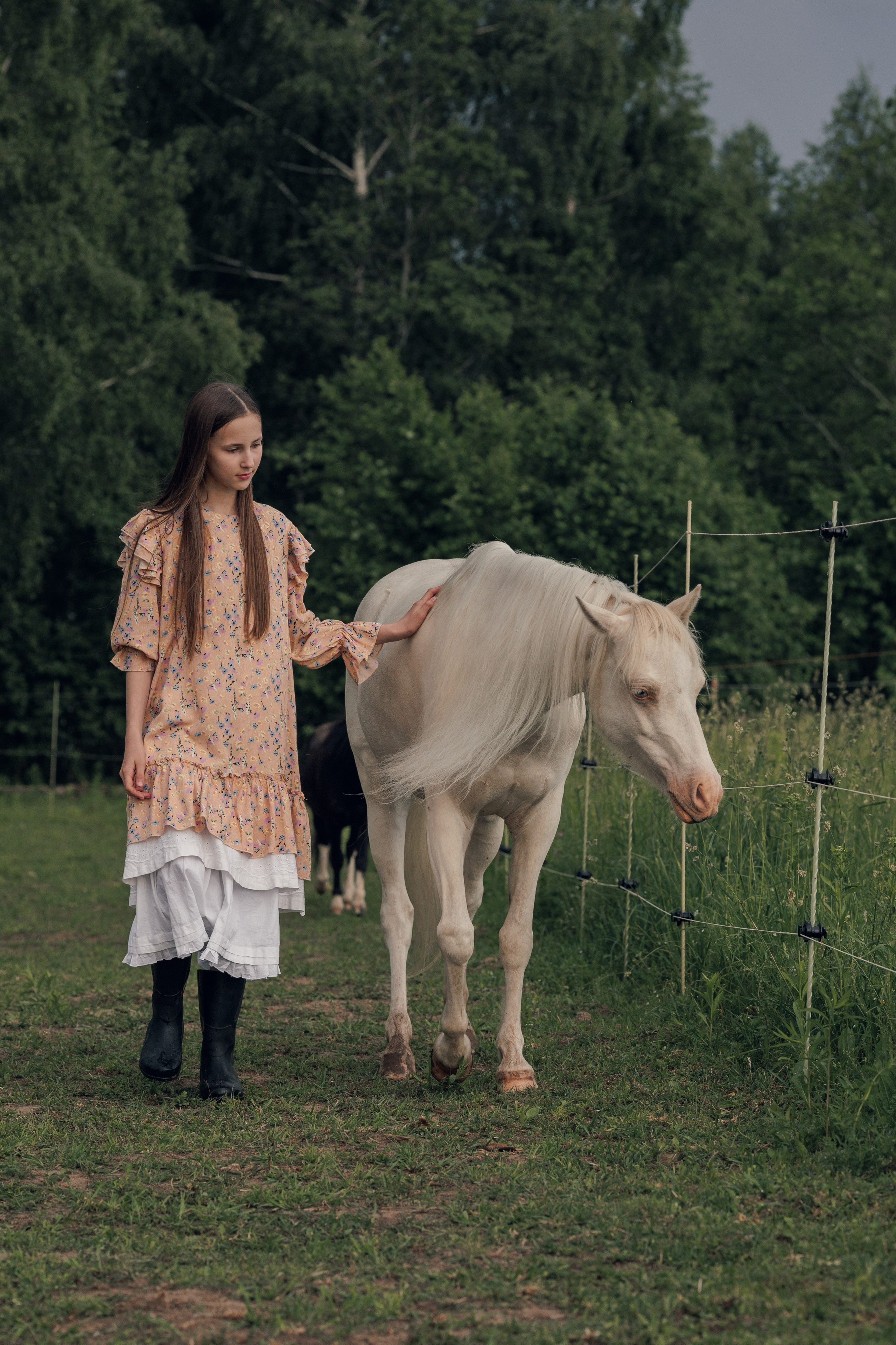 фотосессия с белой пони