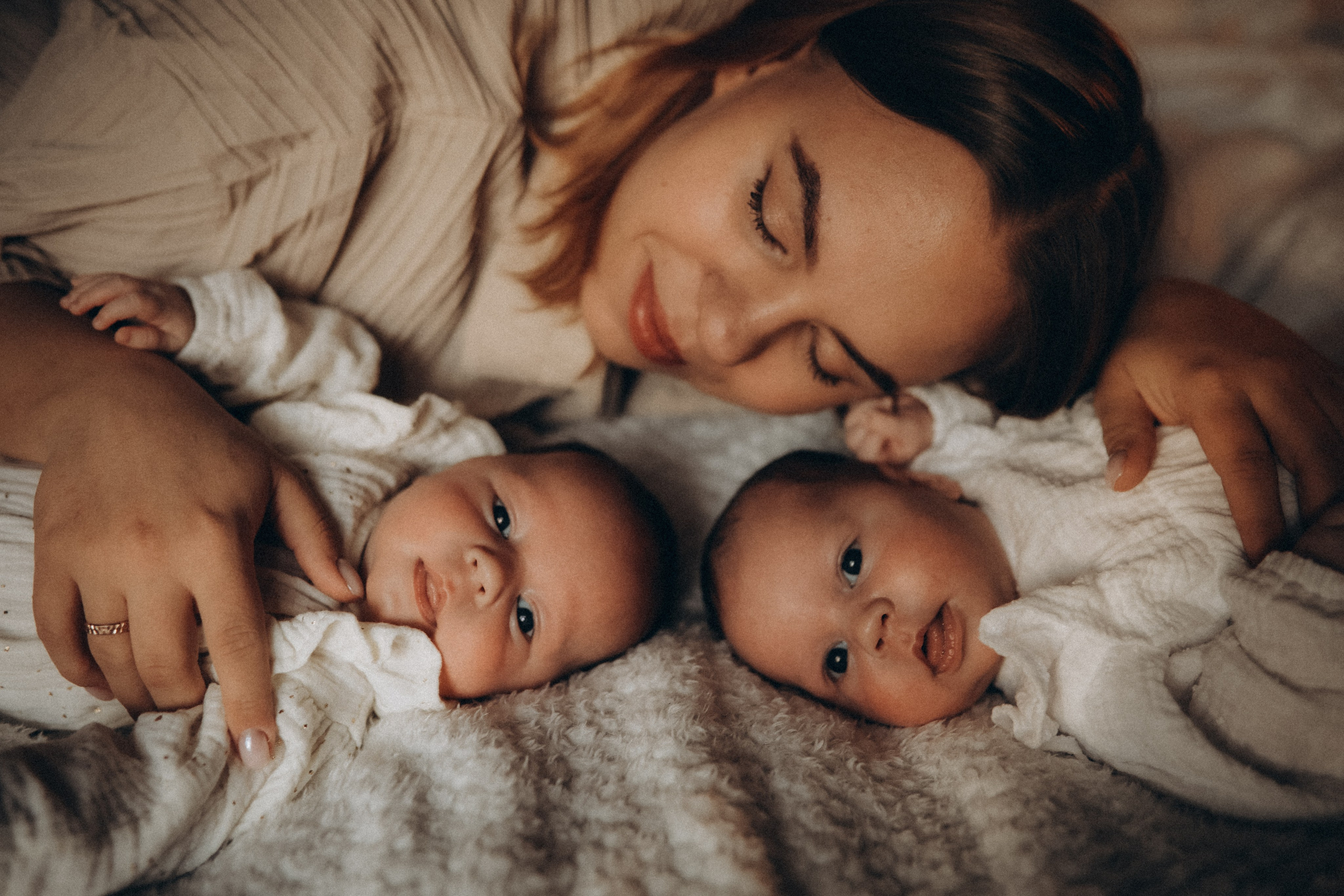 Крошки Василиса и Сонечка. Семейный фотограф в Москве и Люберцах Юлия Гуськова