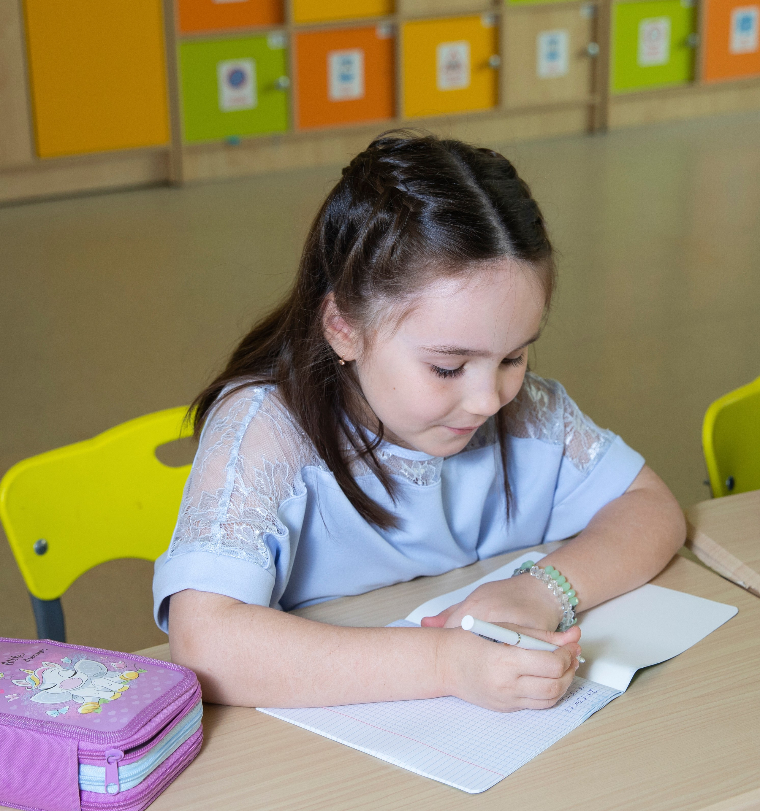 1 день в школе фото. ВЫПУСКНЫЕ АЛЬБОМЫ для детского сада и школы Санкт-Петербург и Лен. область