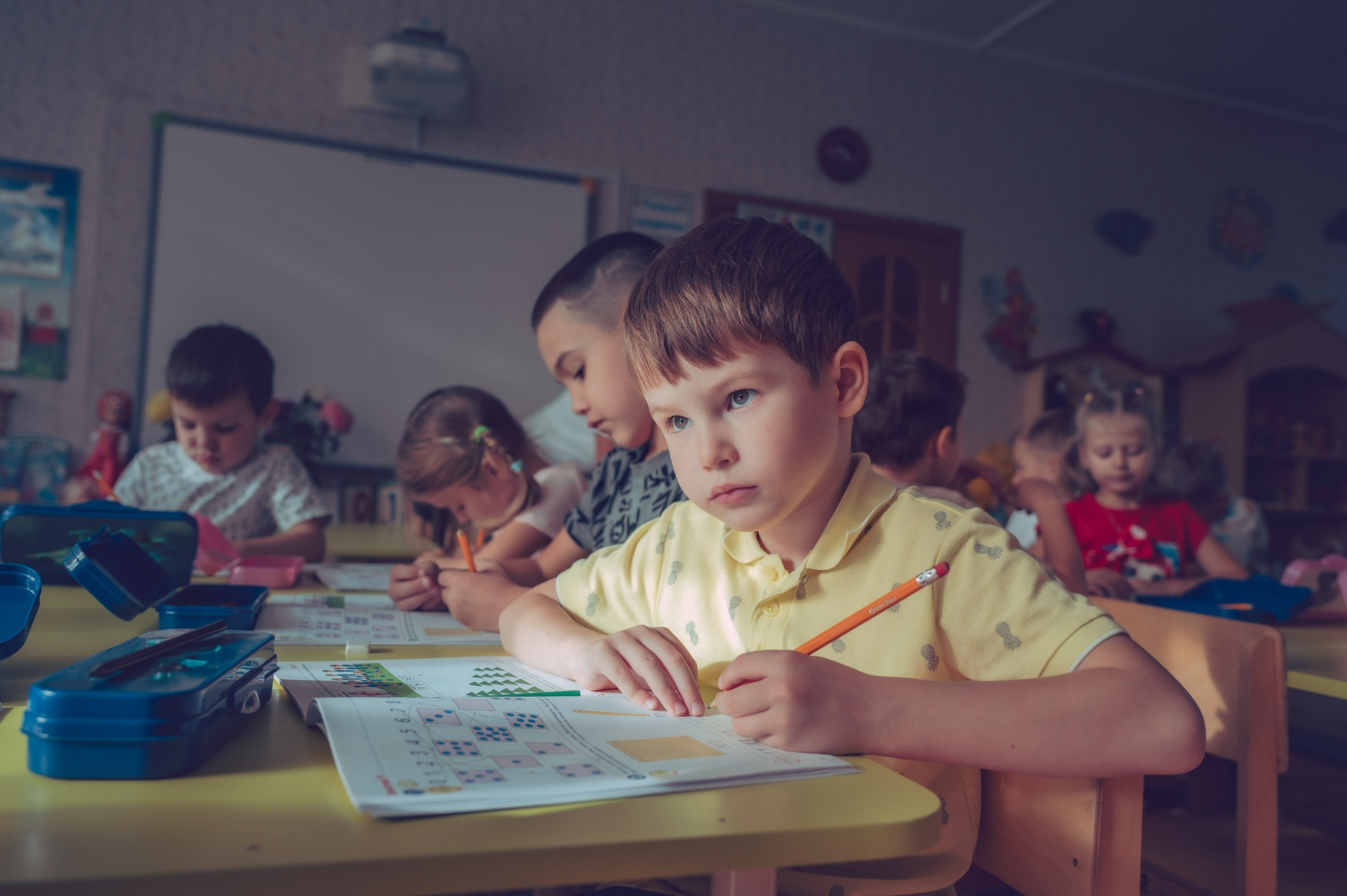 Эмоциональная репортажа съёмка в детском саду Москвы фотограф Руслан Каримов Одинцово