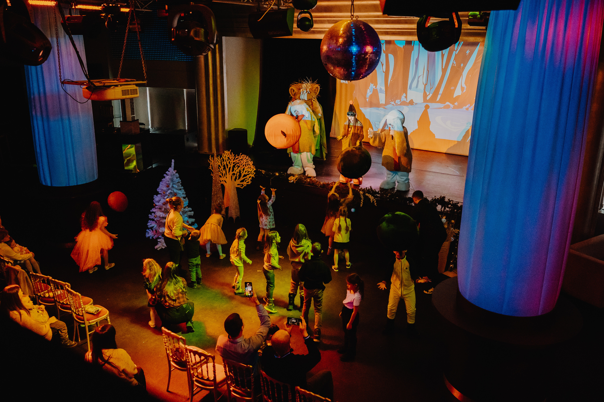 Репортажная съемка Красноярск,  фотосъемка конференций, юбилеев. Юлия Раскова — Портретный и семейный фотограф в Красноярске