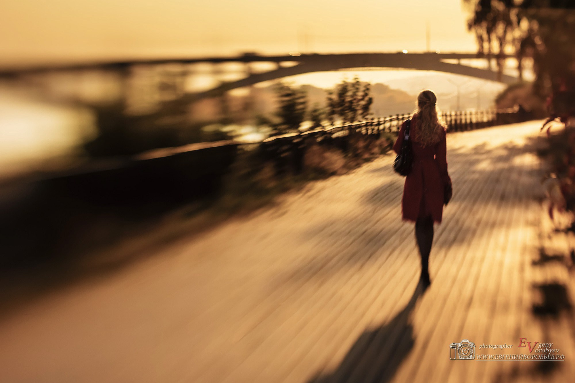 Речной вокзал Красноярск экскурсии индивидуальный тур фото интересные места что посмотреть куда сходить что посетить достопримечательности Красноярска фототур фотосессия аренда кабриолета аренда микроавтобуса трансфер цена заказать экскурсию программа маршрут смотровые площадки видовые красивые места Национальный парк заповедник Столбы Дивногорск Красноярская ГЭС путешествие туристический маршрут место силы Часовня Параскевы Пятницы Коммунальный мост остров Татышев Бобровый лог Николаевская сопка набережная Енисея село Овсянка музей Астафьева Караульная гора Виноградовский мост гид экскурсовод индивидуальная экскурсия фотосъемка виды на Енисей фанпарк Бобровый лог парк флоры и фауны Роев ручей Торгашинский хребет скала Такмак вантовый мост куда сходить цены расписание заказать онлайн экскурсионное обслуживание трансфер на комфортабельном автобусе