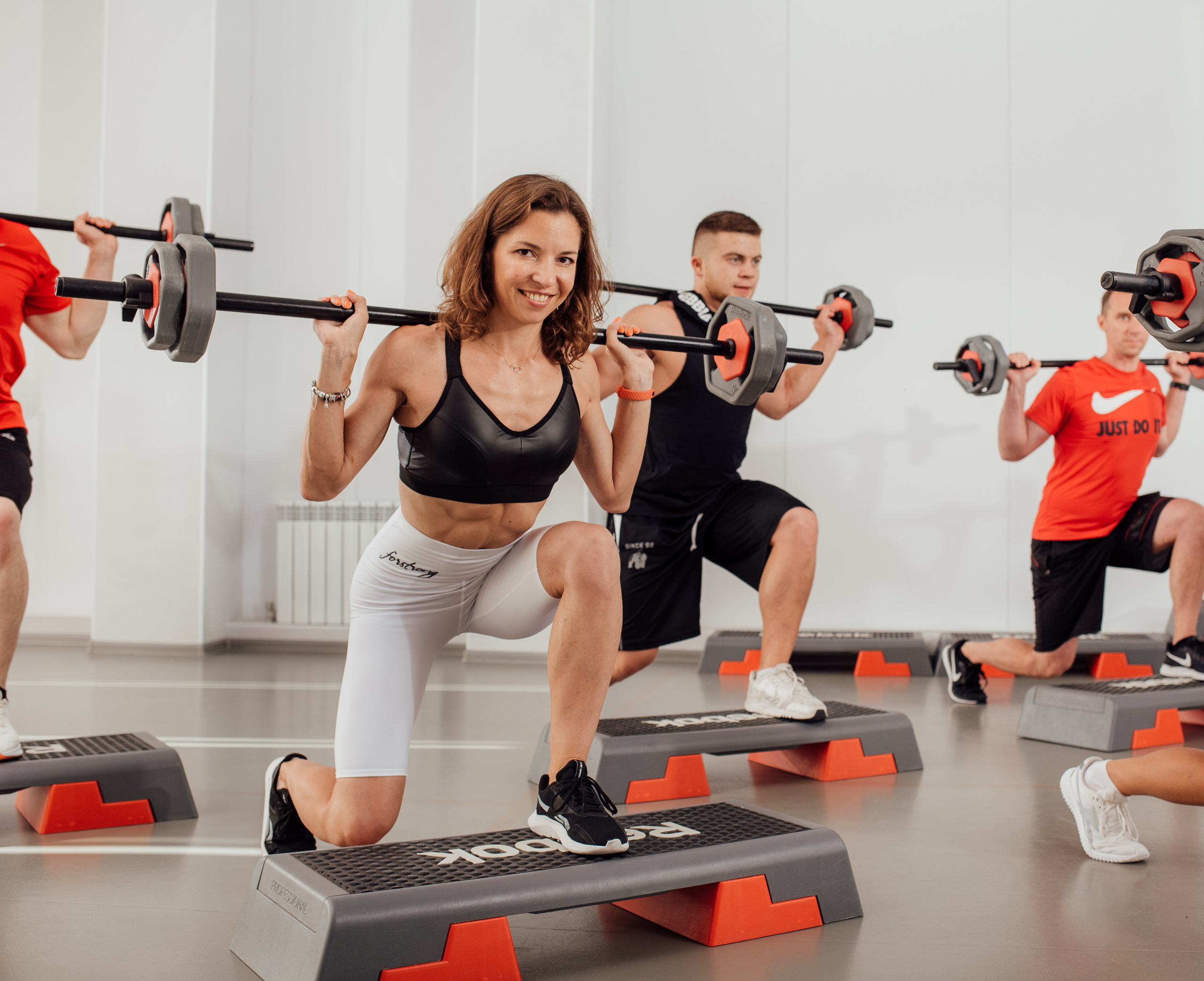 Профессиональная спортивная фотосессия в фитнес клубе. Фото контент для спортивных клубов. Фитнес зал. В качалке