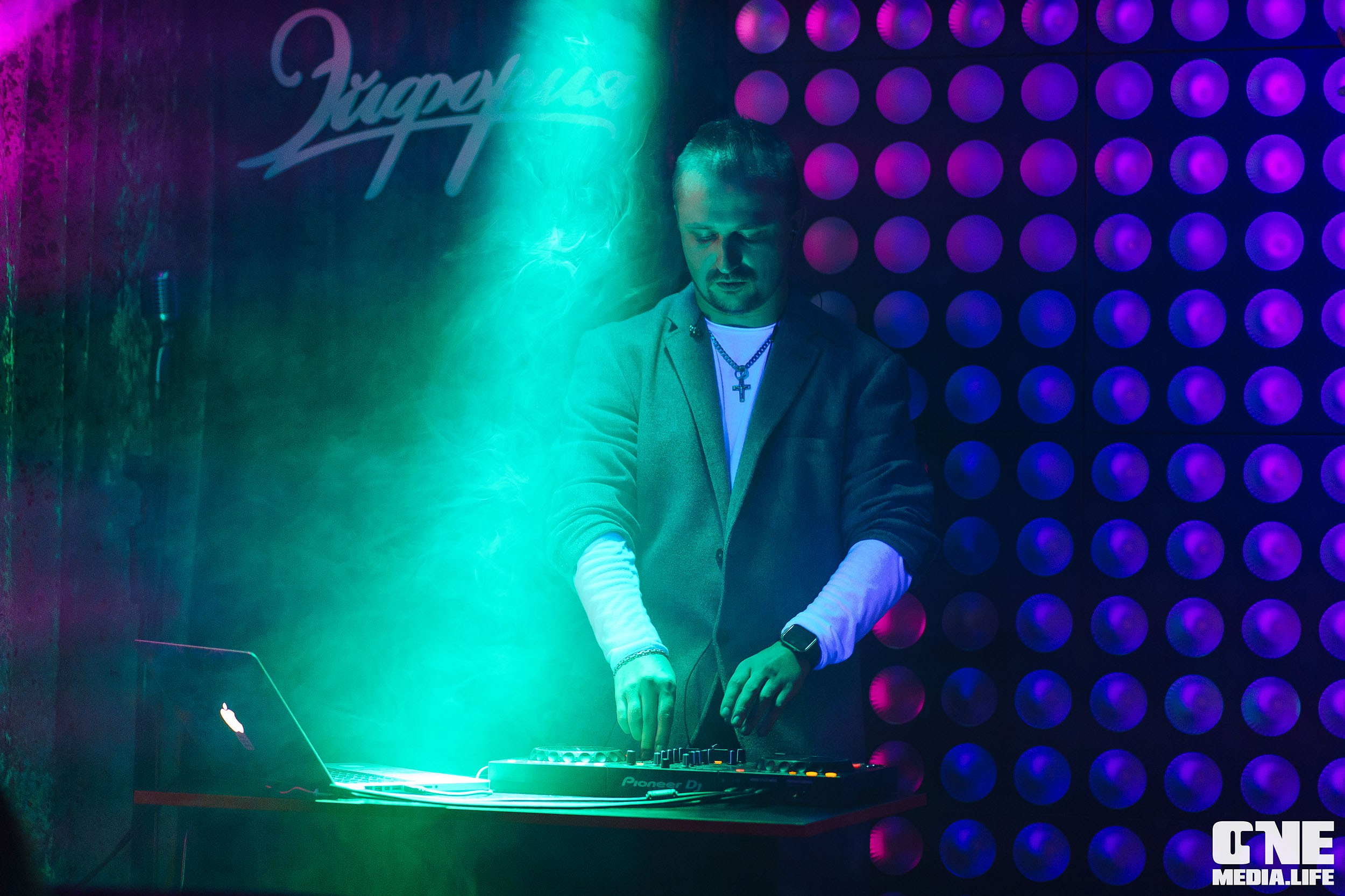 Фоторепортаж из караоке-клуба Эйфория. One Media Life: фоторепортажи, фотоотчеты с мероприятий и заведений