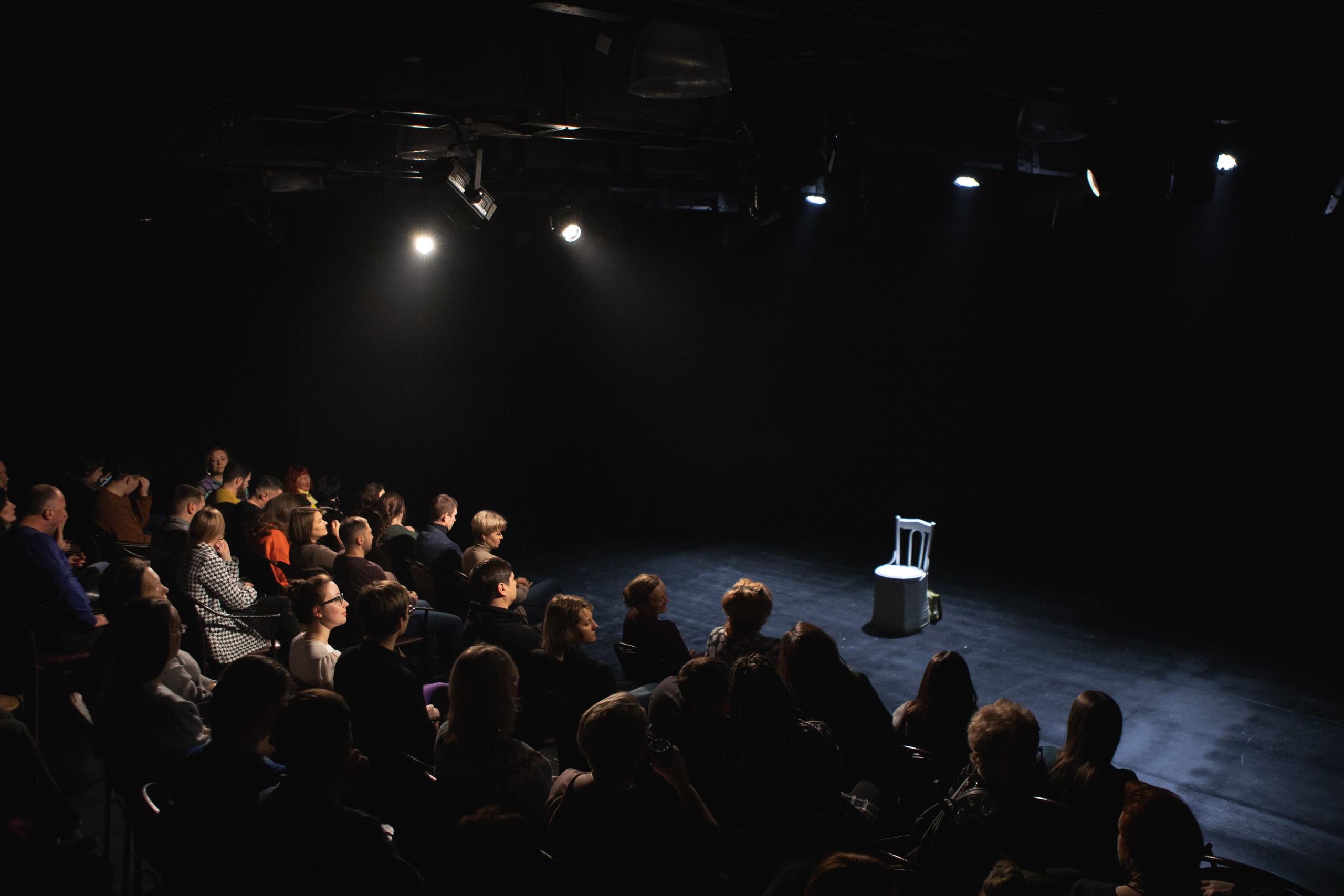 Спектакль «Любовь у сливного бачка». Репортажный фотограф в Перми Денис Голдобин