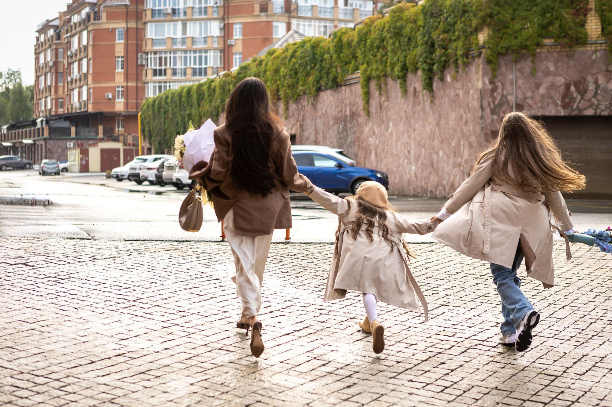 Съёмка первоклассницы перед школой. Фотограф в Оренбурге. Профессиональный фотограф