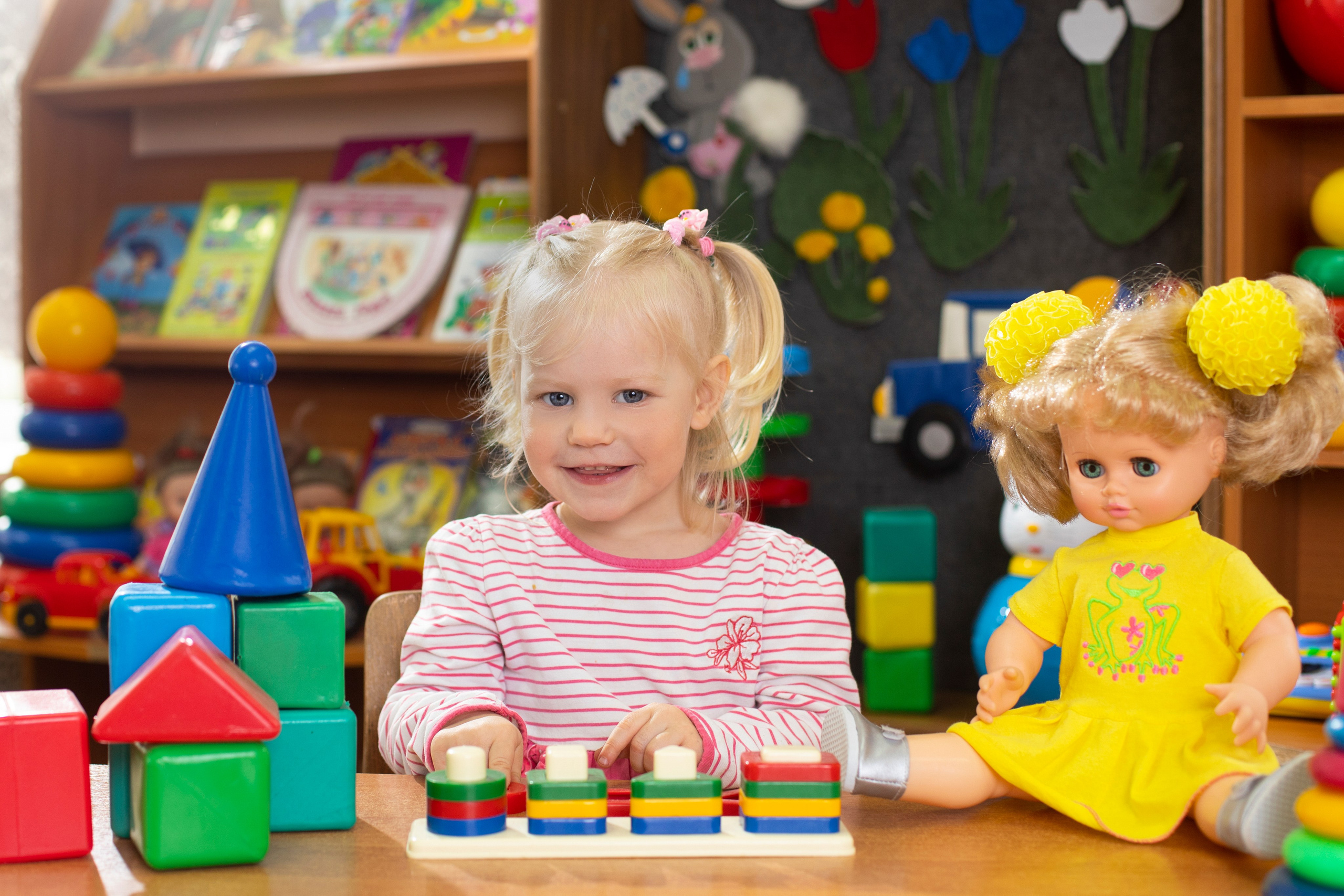 Один день в детском саду. ВЫПУСКНЫЕ АЛЬБОМЫ для детского сада и школы Санкт-Петербург и Лен. область