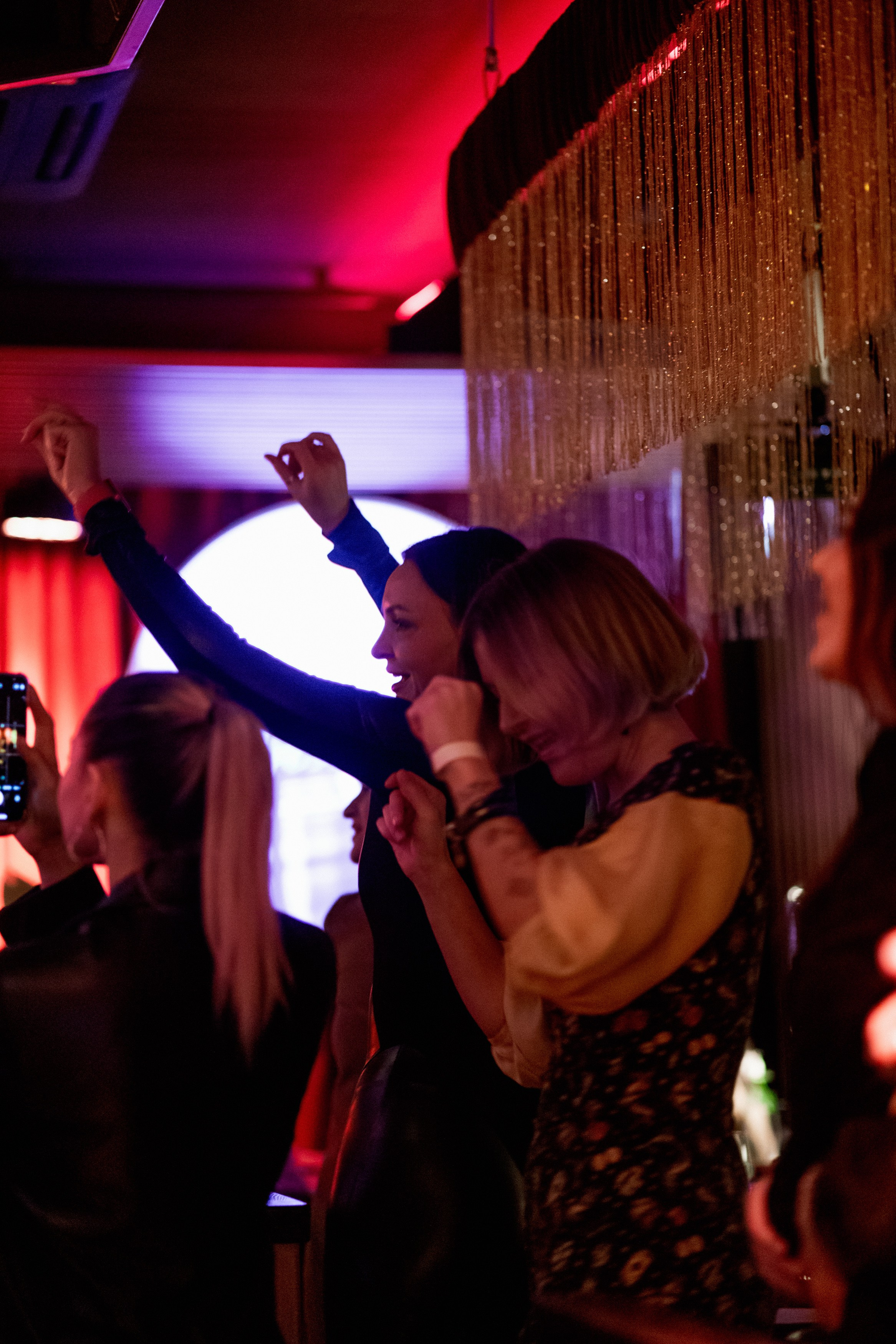 YANA URBAN: сольный концерт в «Анжелика Wineroom». СВОИ. ФОТООТЧЕТЫ-СОБЫТИЯ-МЕСТА