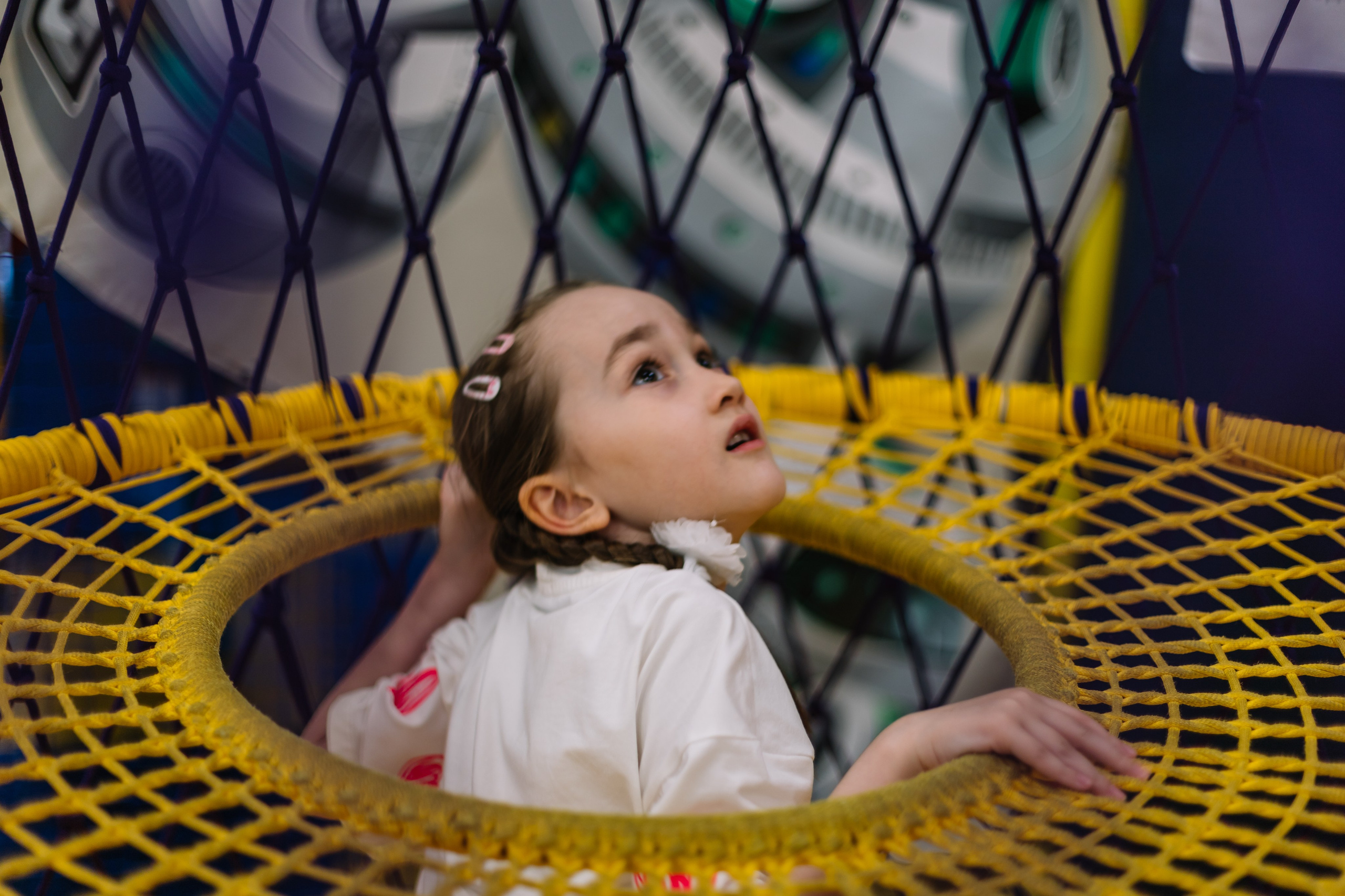 Мадина в цветущем парке. Семейный и детский фотограф в Хабаровске Алевтина Проскурякова