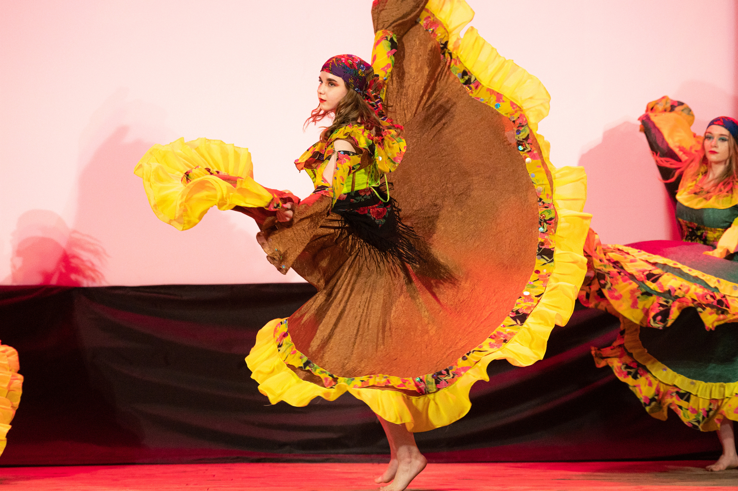 Истоки — концерт посвященный дню работников культуры. Конный и фотограф с животными в Твери Топталова Люся