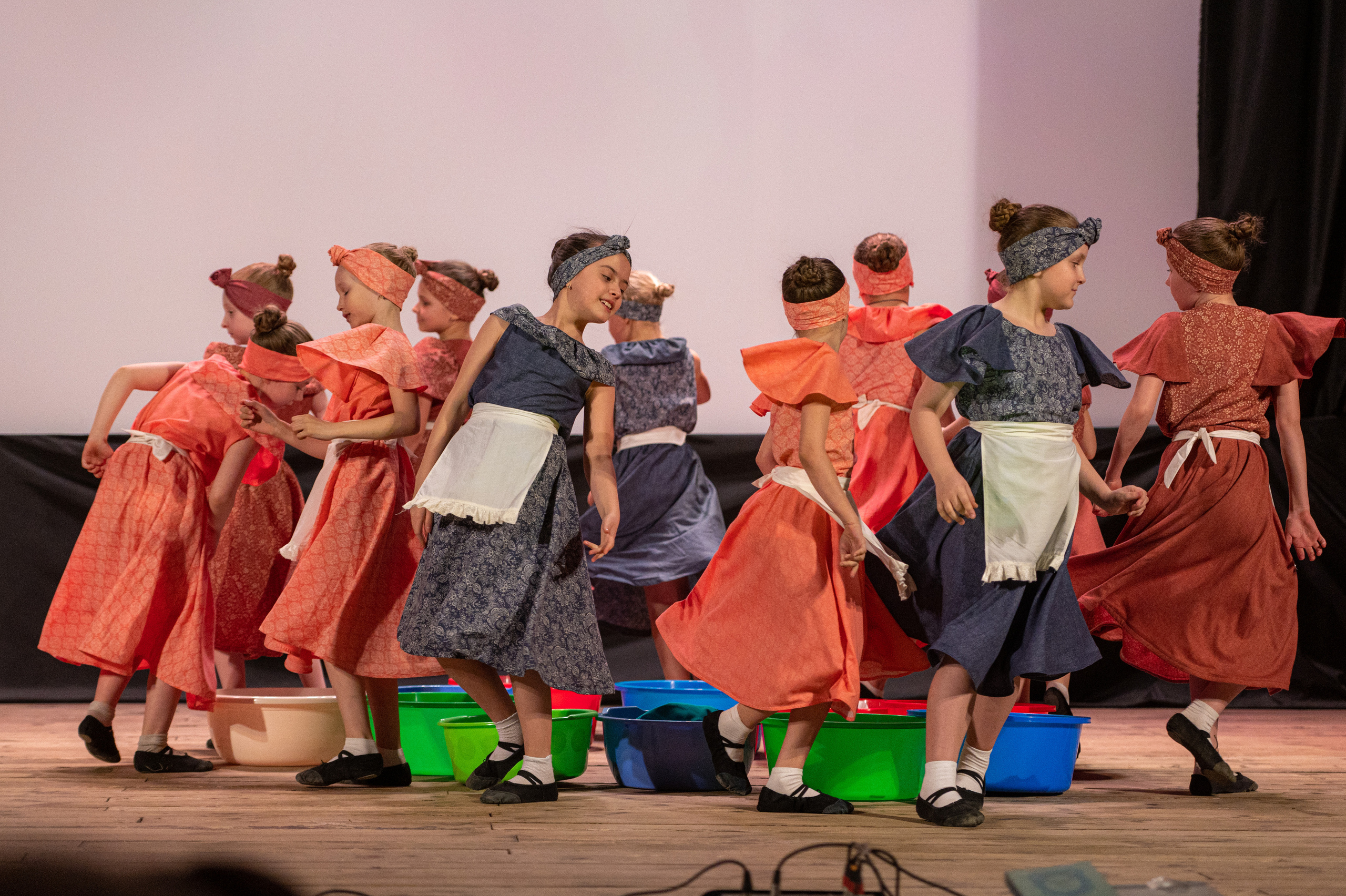 Истоки — концерт посвященный дню работников культуры. Конный и фотограф с животными в Твери Топталова Люся