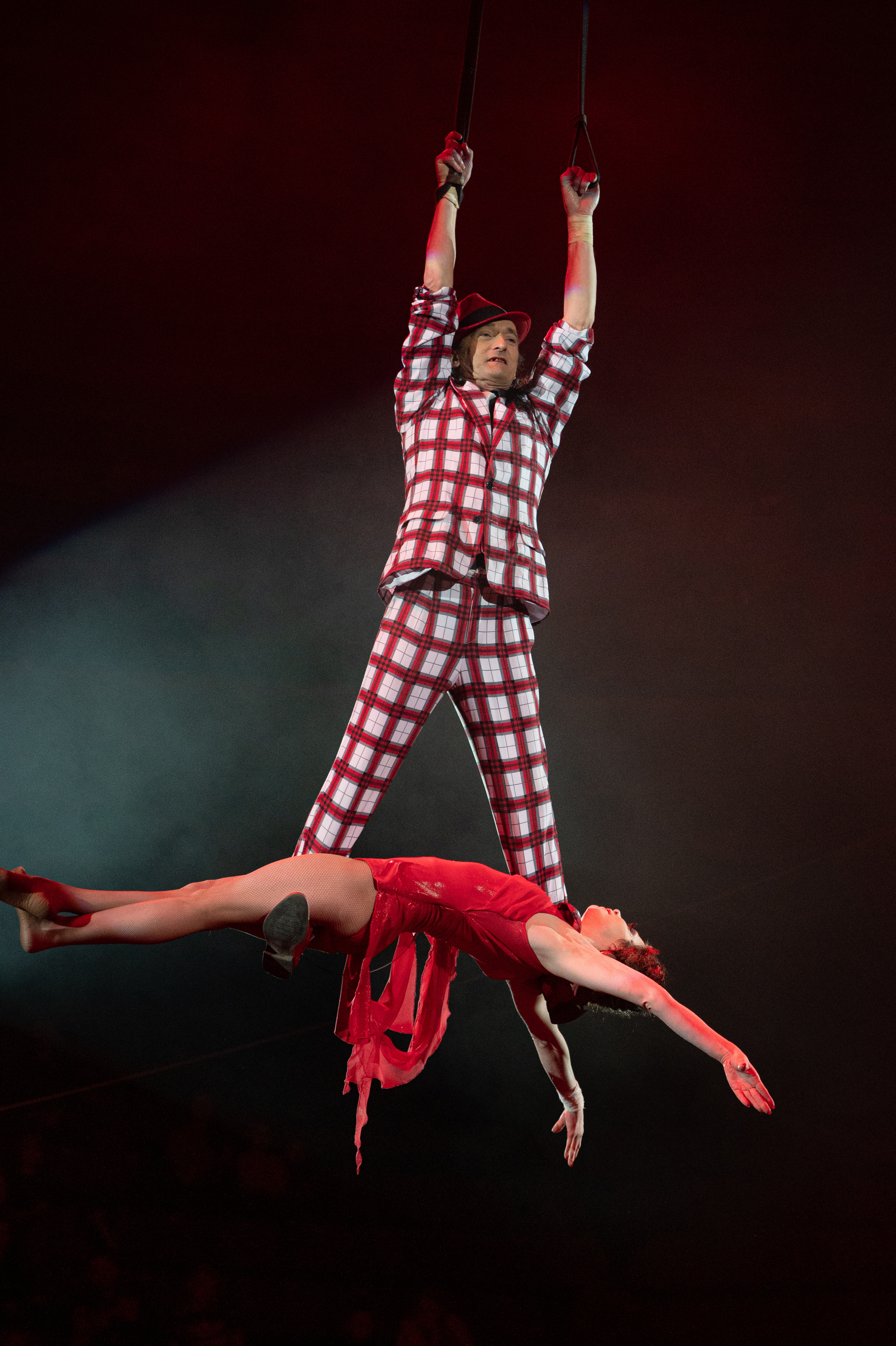 Тверской цирк «Юбилейная программа». Конный и фотограф с животными в Твери Топталова Люся