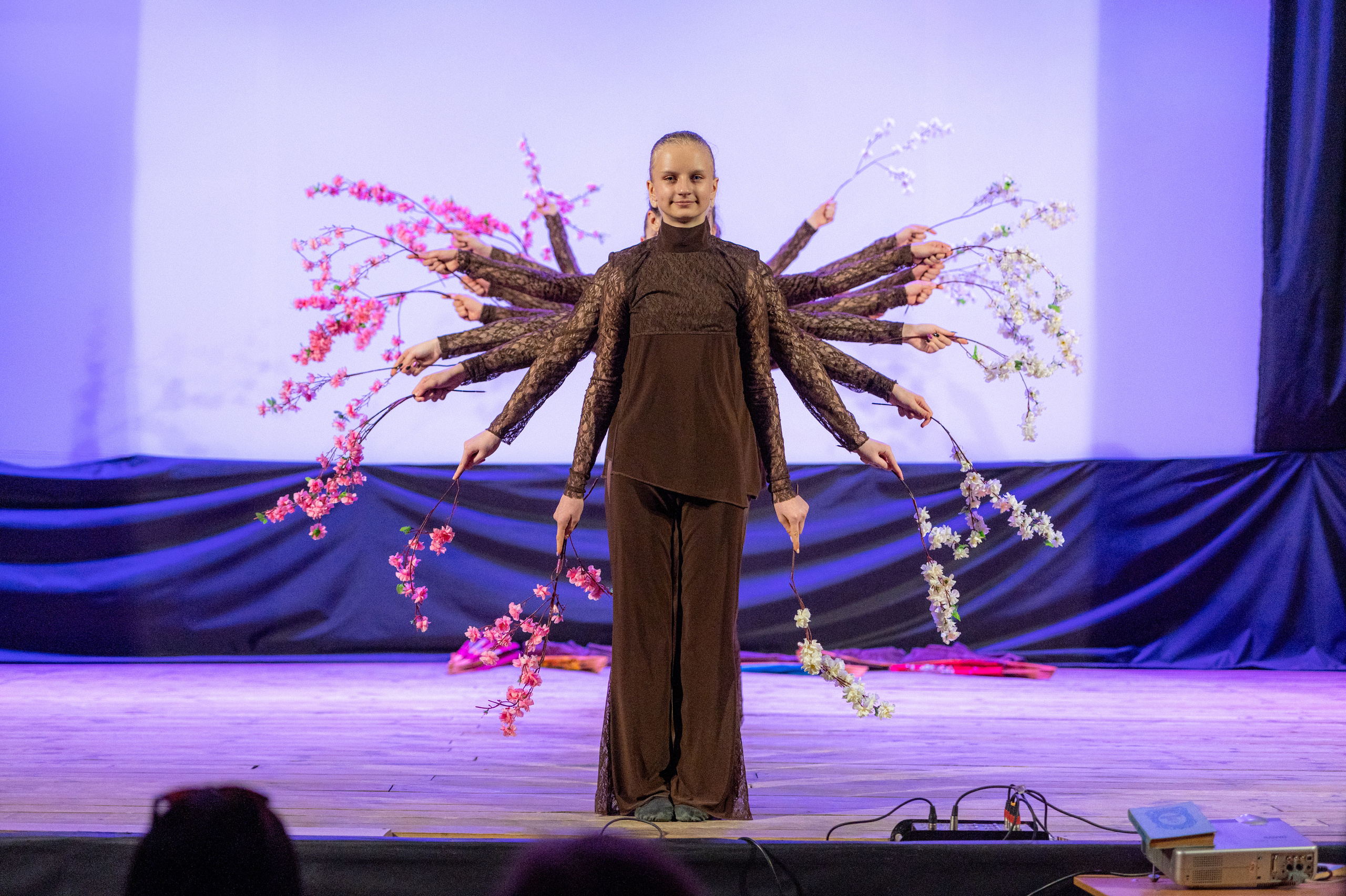 Истоки — концерт посвященный дню работников культуры. Конный и фотограф с животными в Твери Топталова Люся