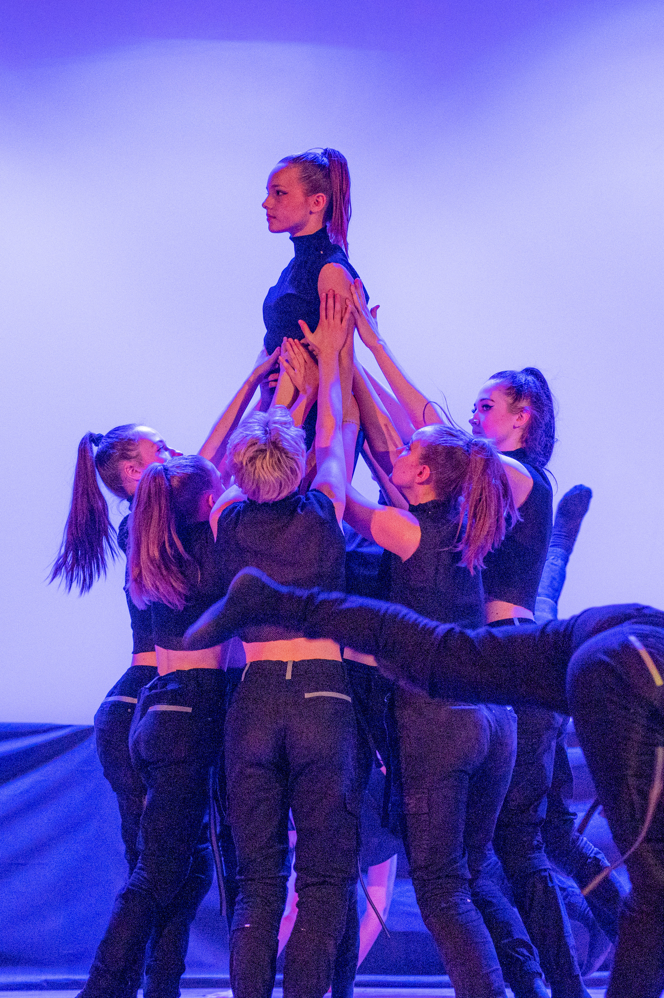 Истоки — концерт посвященный дню работников культуры. Конный и фотограф с животными в Твери Топталова Люся