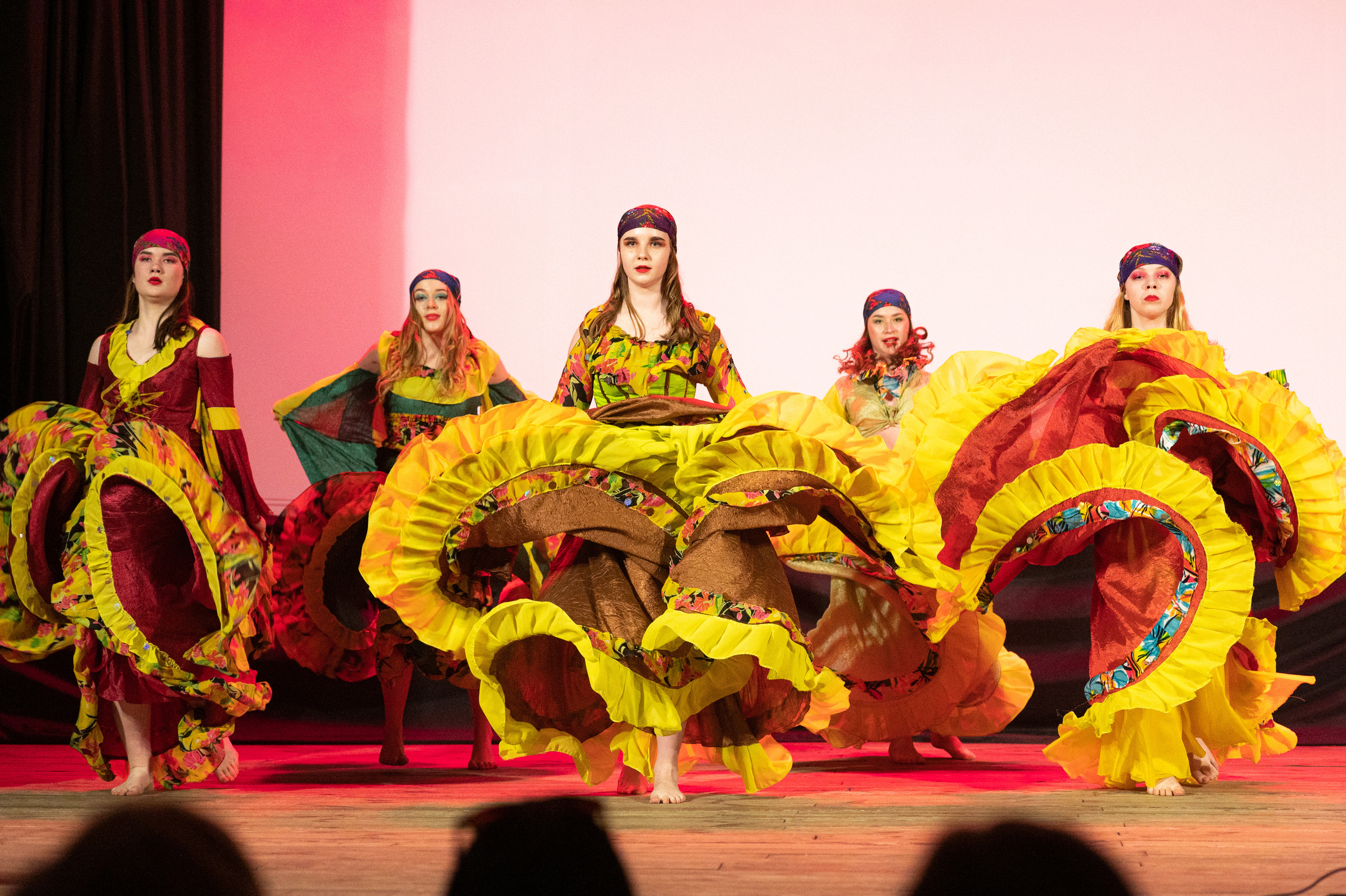 Истоки — концерт посвященный дню работников культуры. Конный и фотограф с животными в Твери Топталова Люся