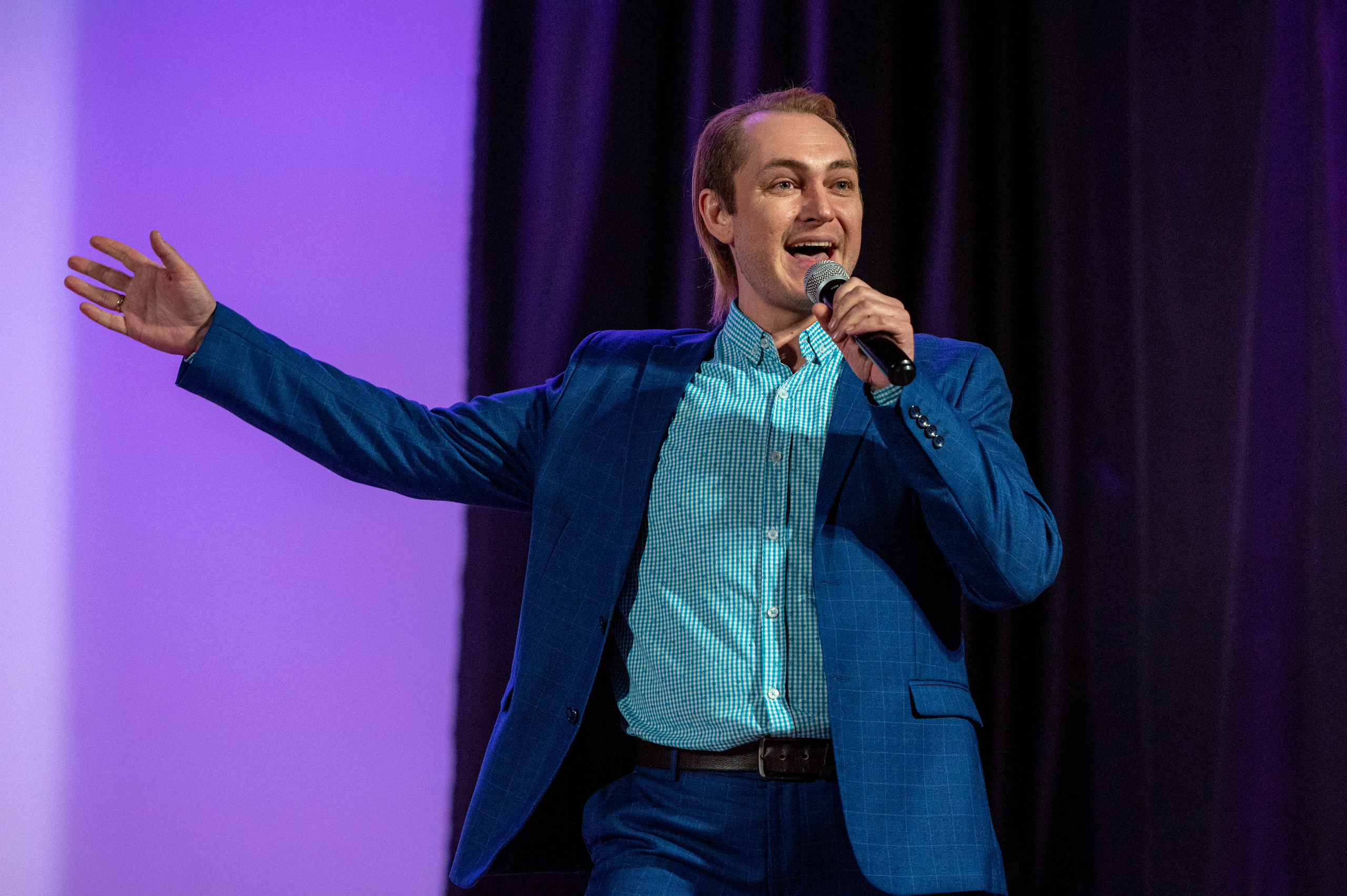 Истоки — концерт посвященный дню работников культуры. Конный и фотограф с животными в Твери Топталова Люся