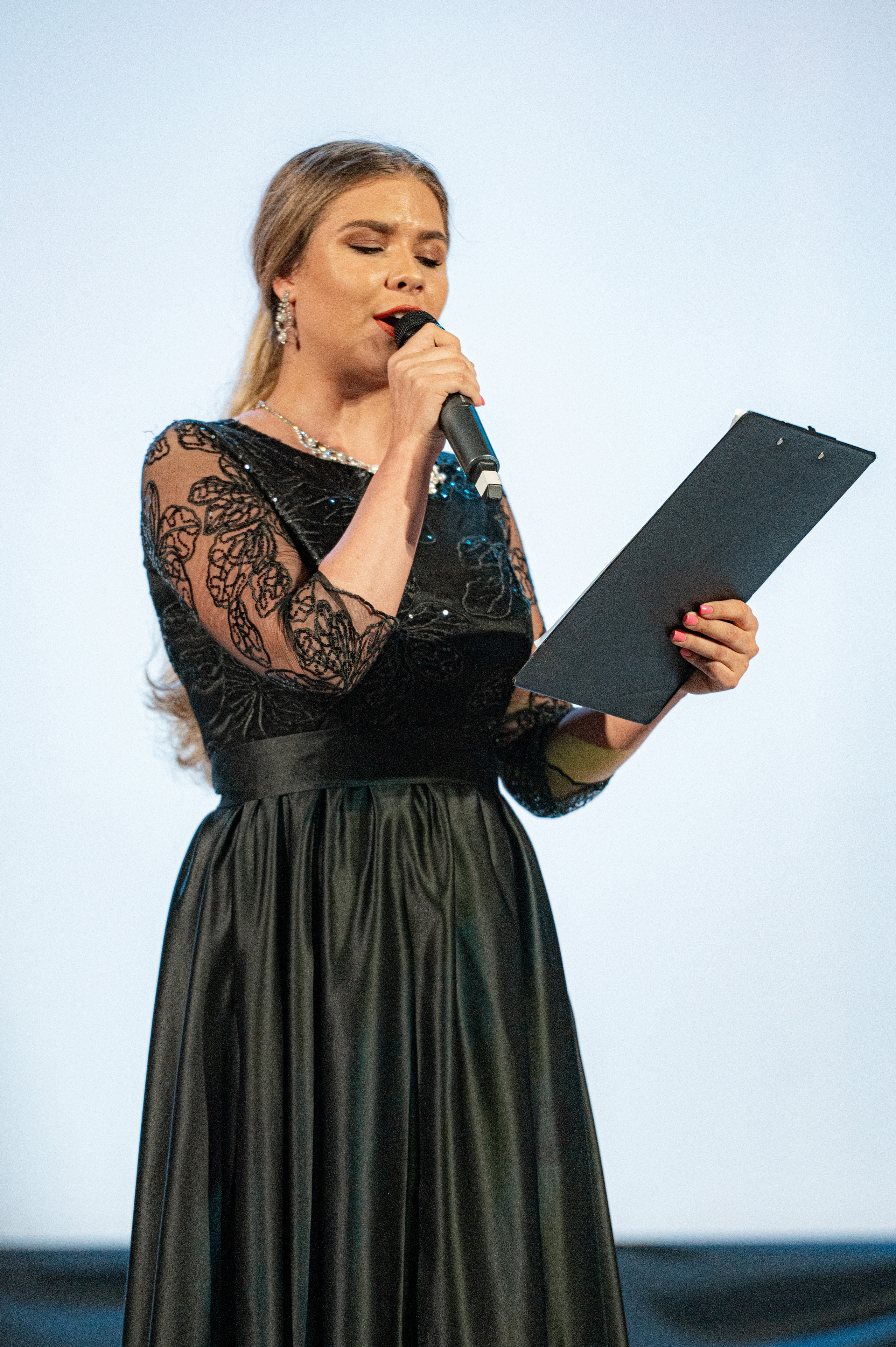 Истоки — концерт посвященный дню работников культуры. Конный и фотограф с животными в Твери Топталова Люся