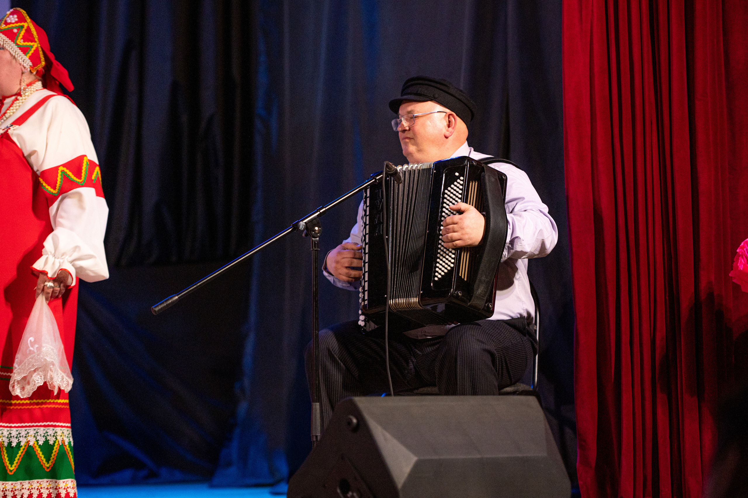 Истоки — концерт посвященный дню работников культуры. Конный и фотограф с животными в Твери Топталова Люся