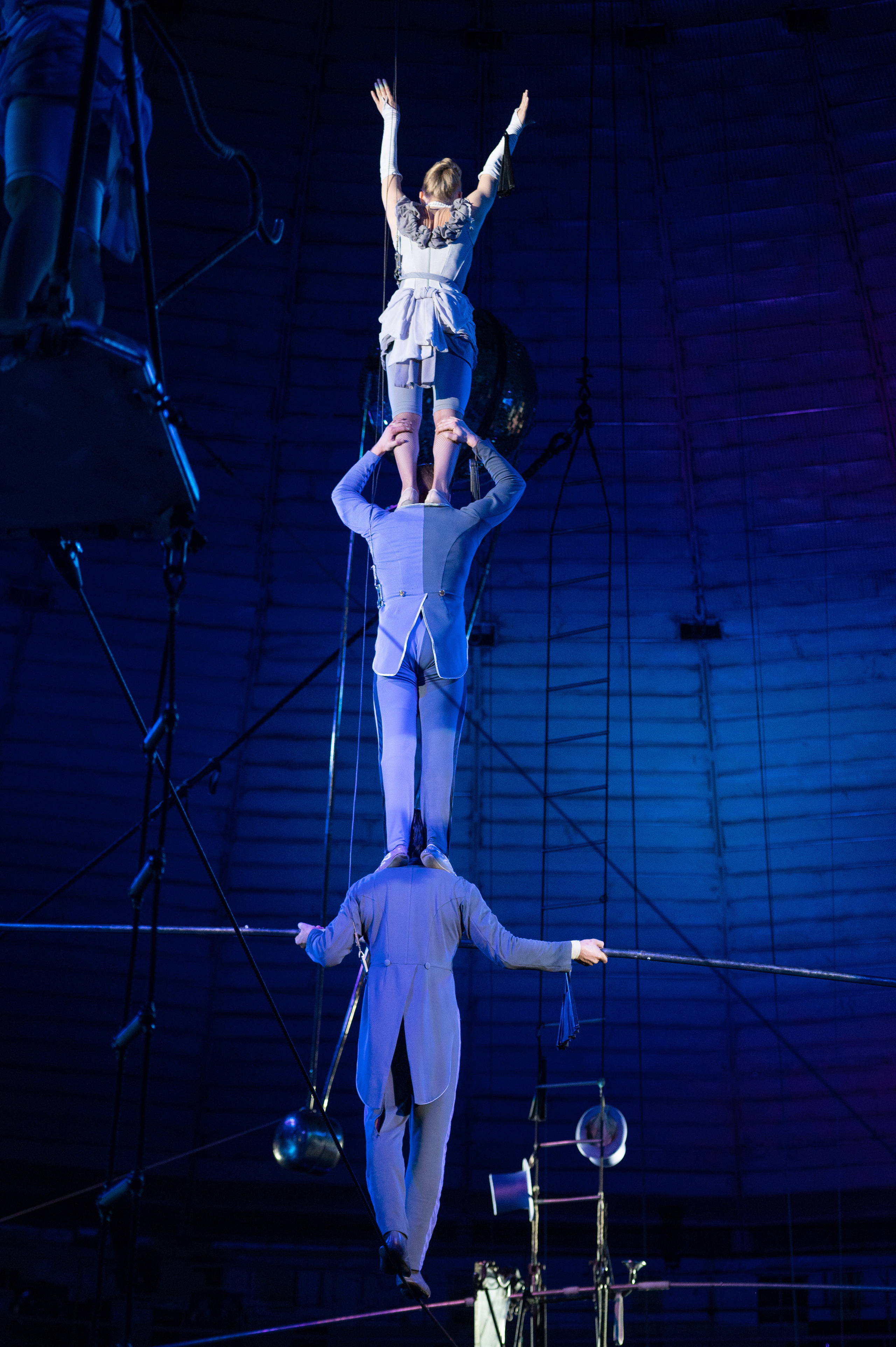 Тверской цирк «Юбилейная программа». Конный и фотограф с животными в Твери Топталова Люся