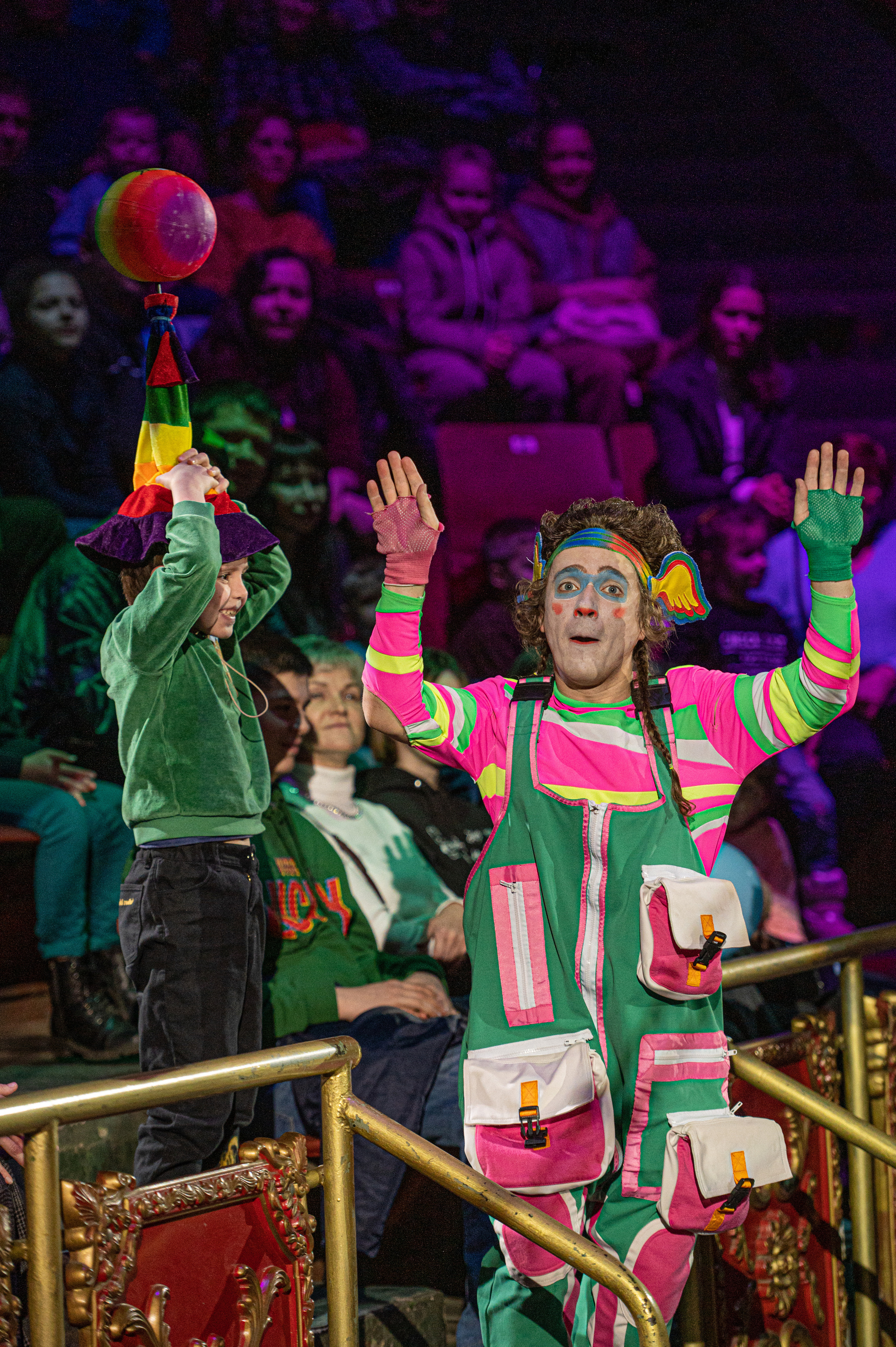 Тверской цирк «Юбилейная программа». Конный и фотограф с животными в Твери Топталова Люся