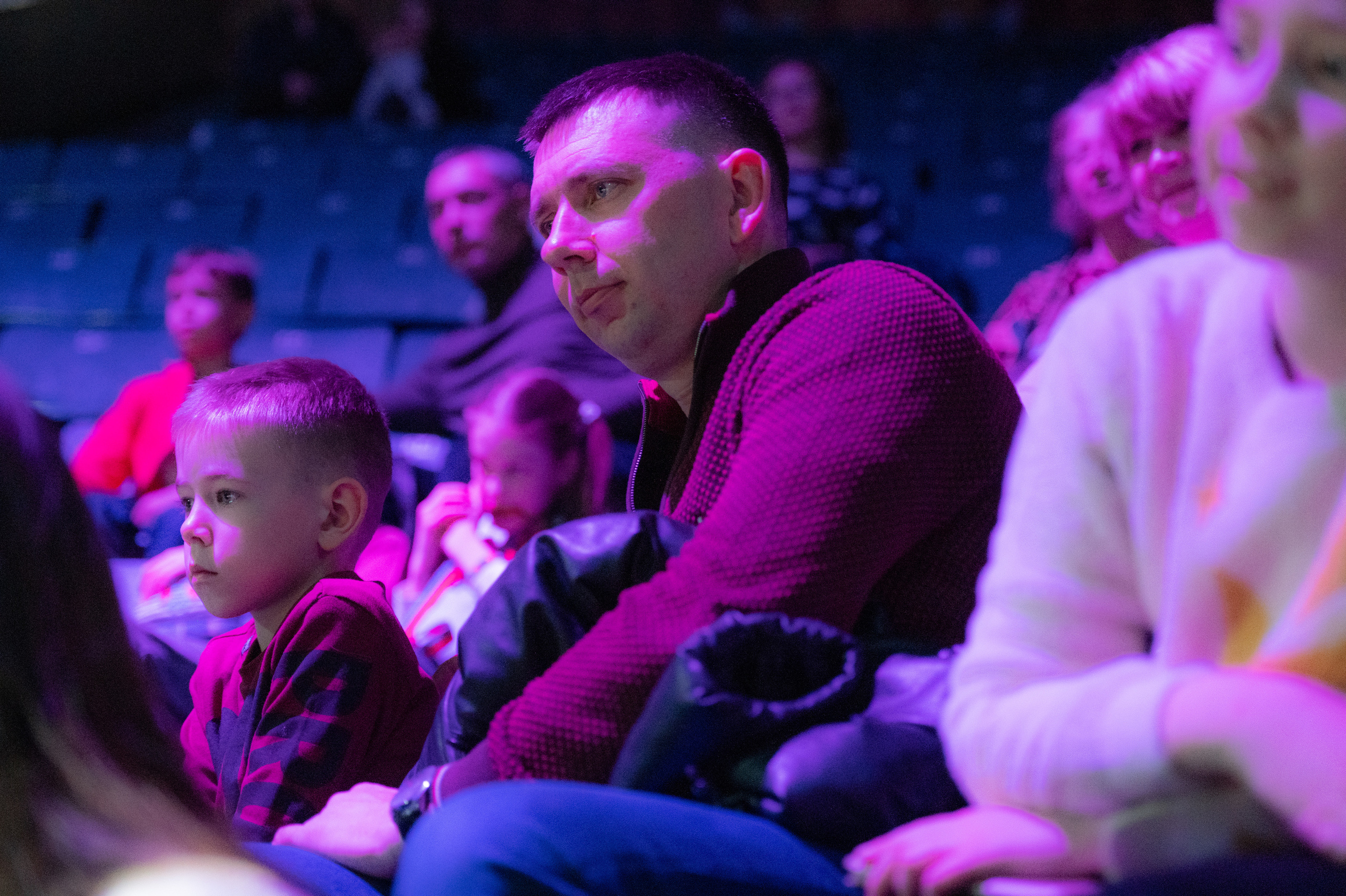 Тверской цирк «Юбилейная программа». Конный и фотограф с животными в Твери Топталова Люся