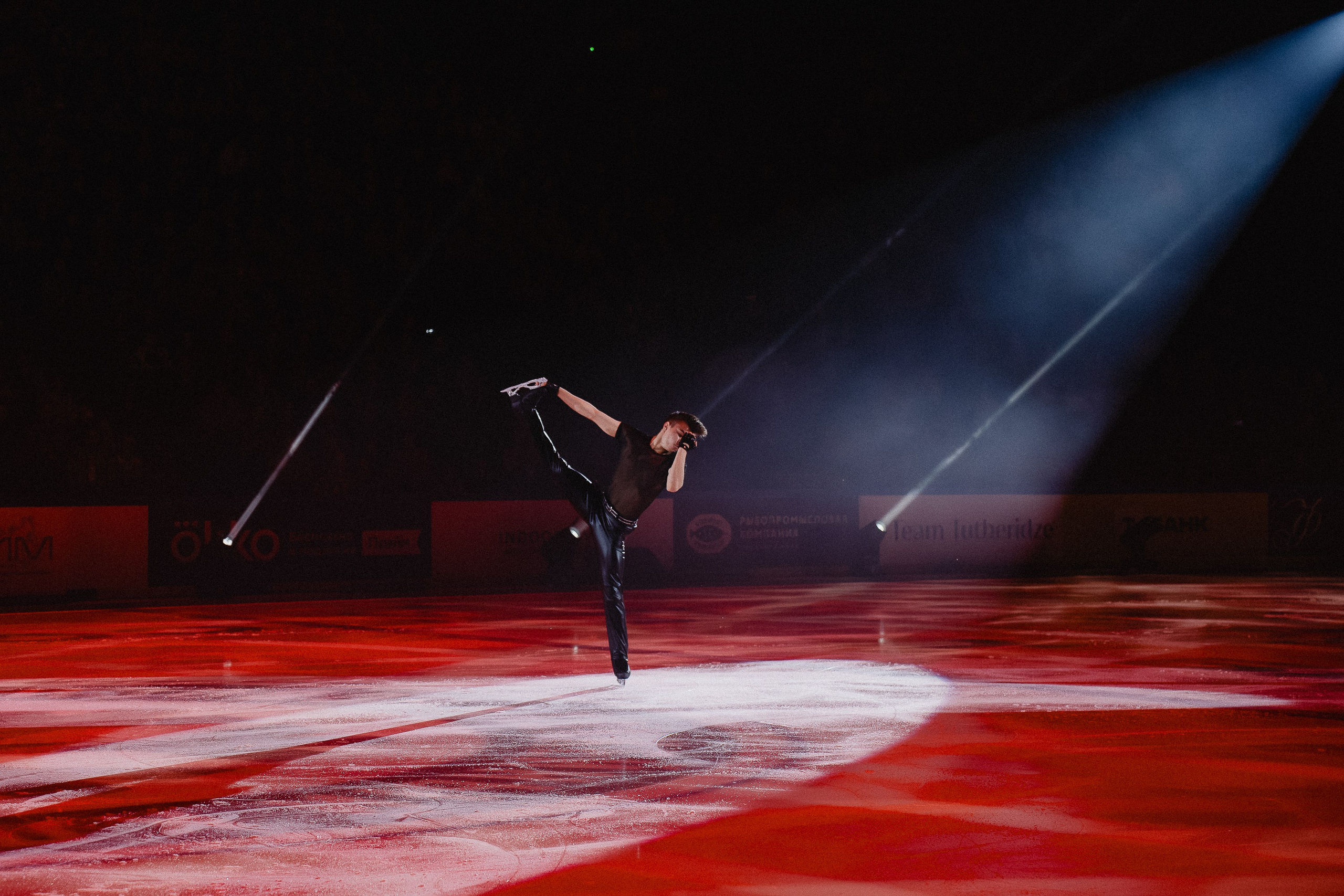 Шоу Этери Тутберидзе в Новосибирске. Воробьева Ксения — Спортивный и танцевальный фотограф Новосибирск