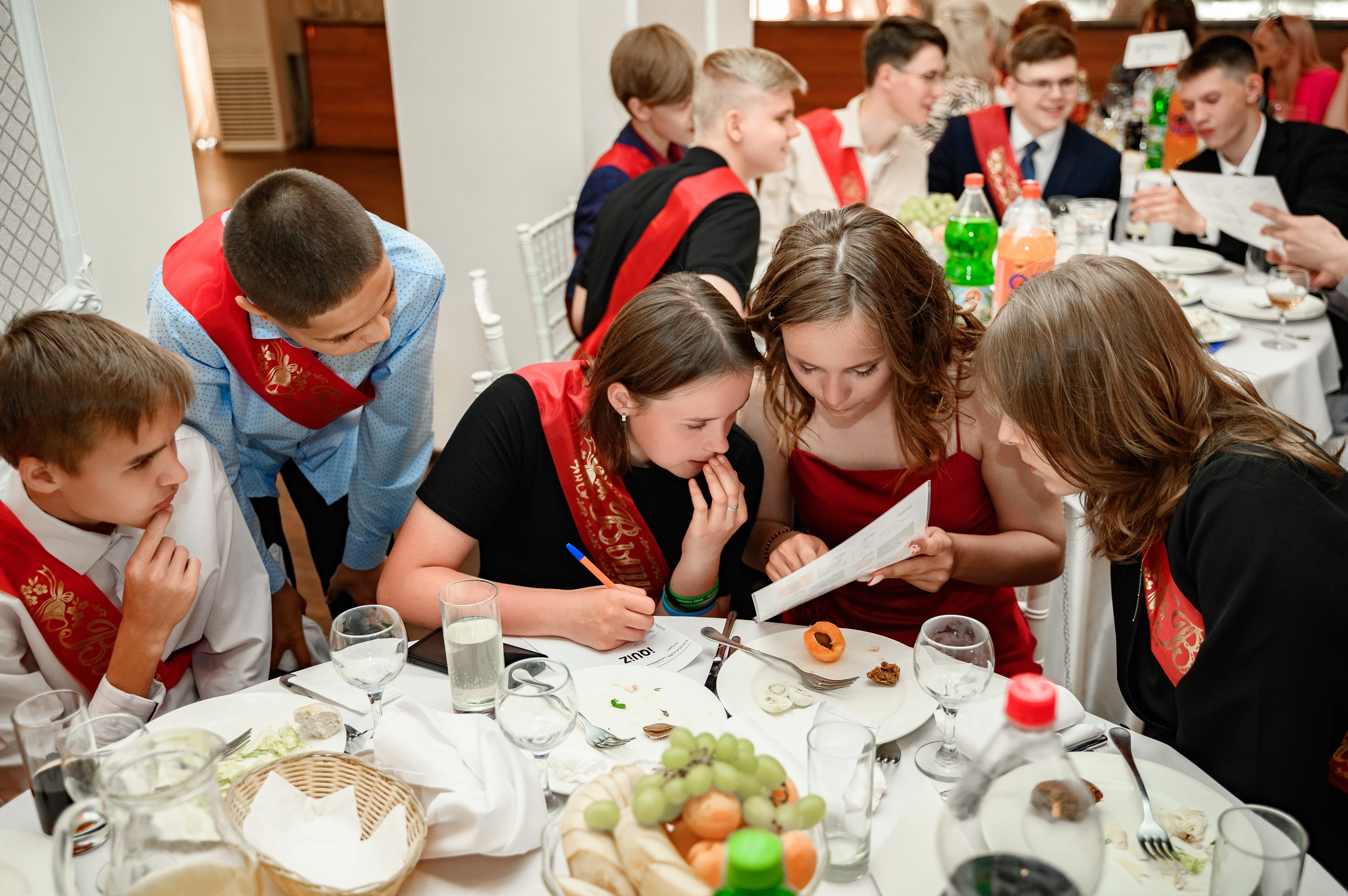 Организация и проведение выпускного в СПб с фотосъёмкой цены.