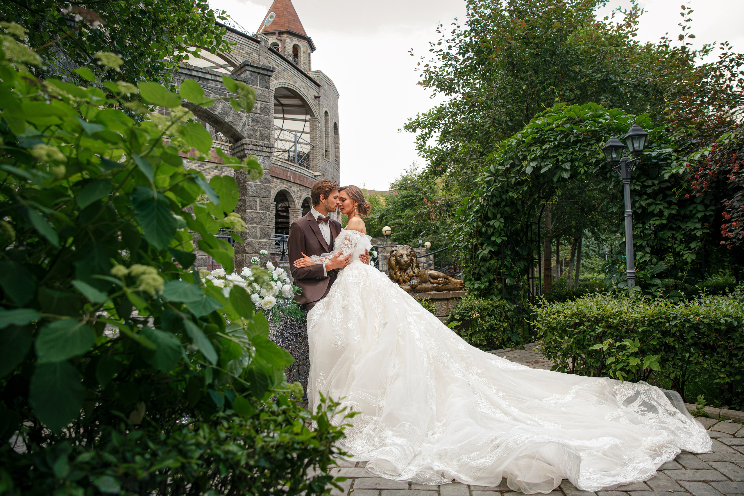 Свадебная фотосессия в парк отеле Немчиновка. Свадебный фотограф Москва и МО Сергей Киржаев