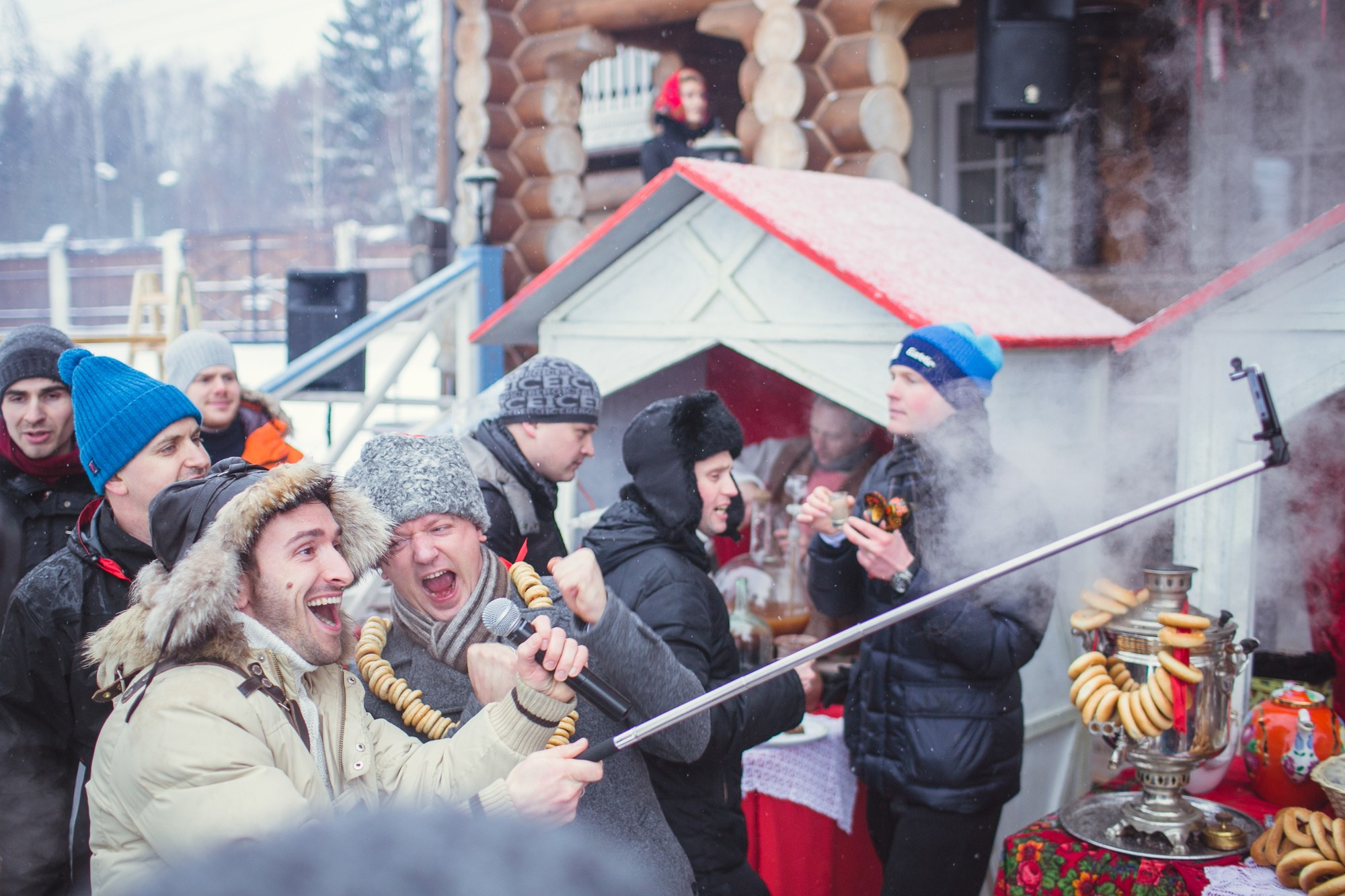 Зимняя свадьба в русских традициях. Семейный, портретный и свадебный фотограф в Санкт-Петербурге и Москве