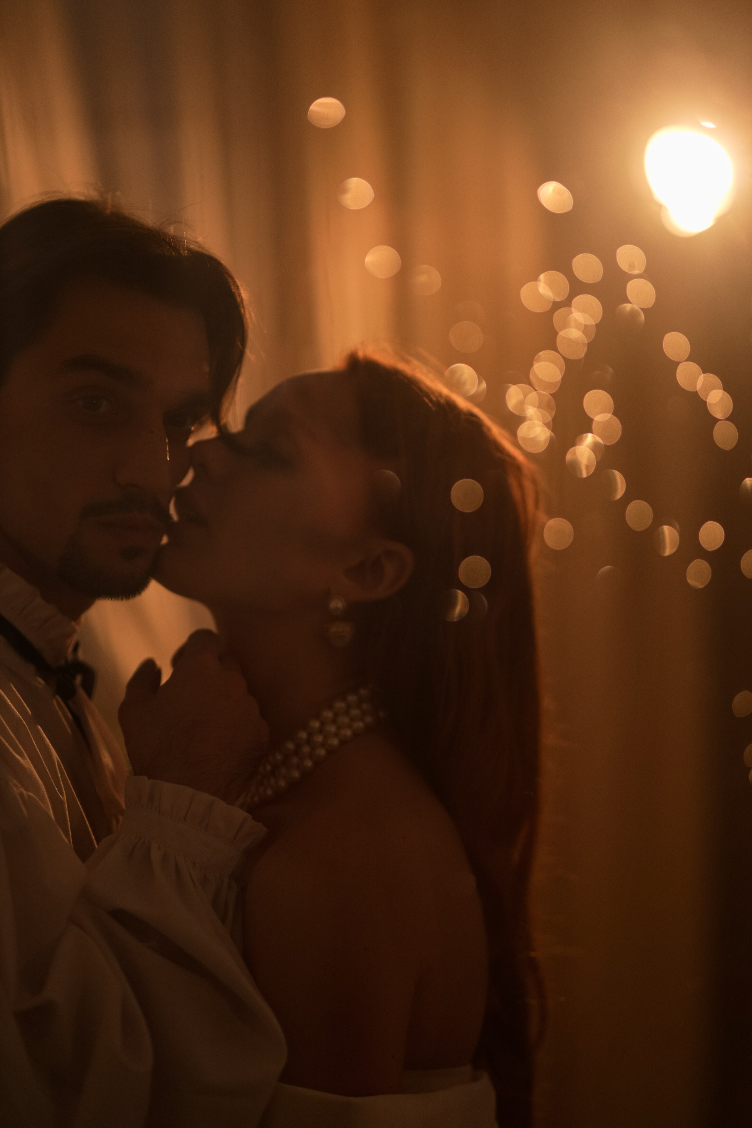 Фотосессия в съёмной квартире в сердце Питера с винтажными нотками. Свадебный фотограф Беларусь Ольга Козыренко