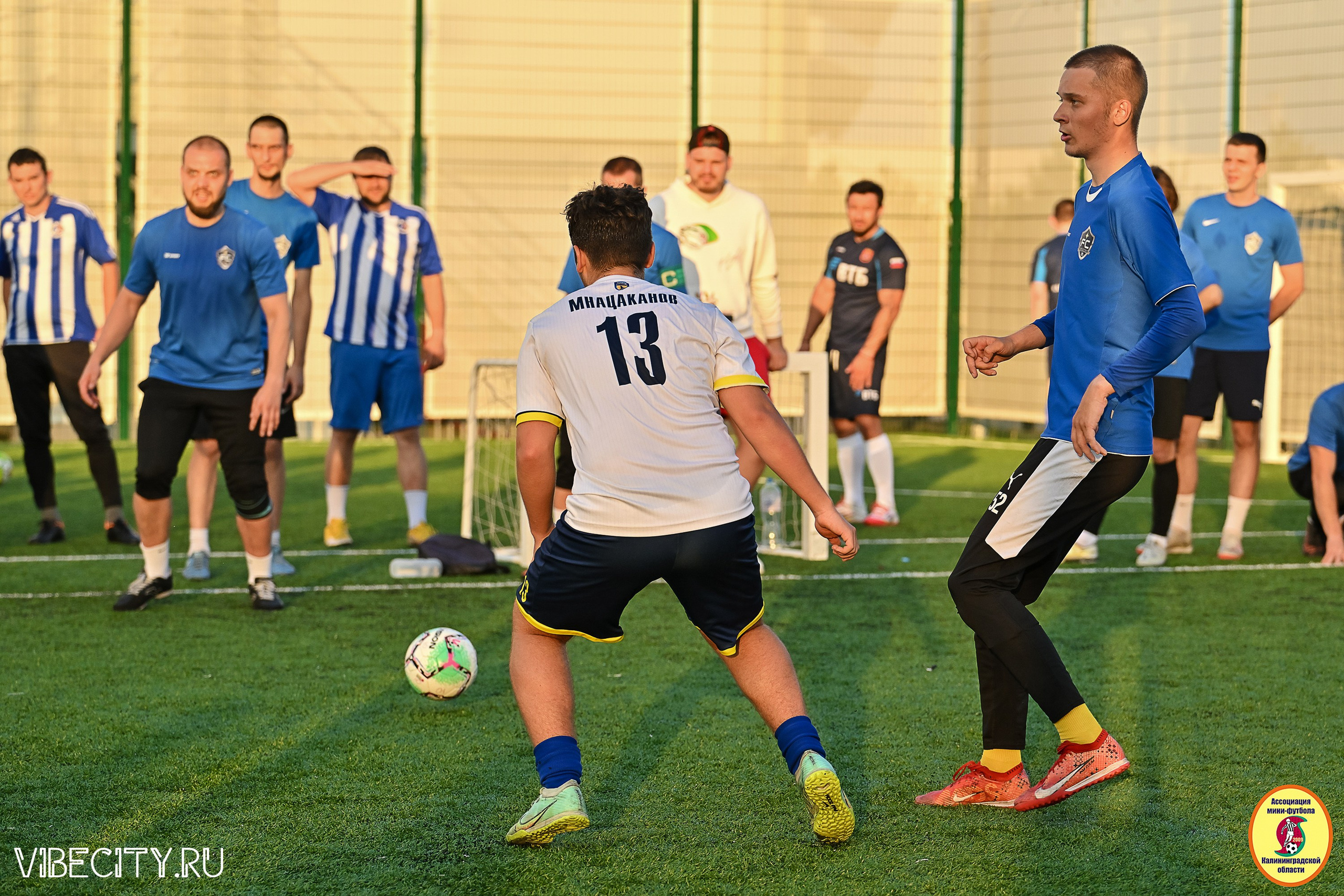 ИГРЫ МИНИ-ФУТБОЛЬНОЙ И КОРПОРАТИВНОЙ ЛИГИ. VIBECITY.RU Вайб Сити Ру Фоторепортажи Фотоотчеты Калининград