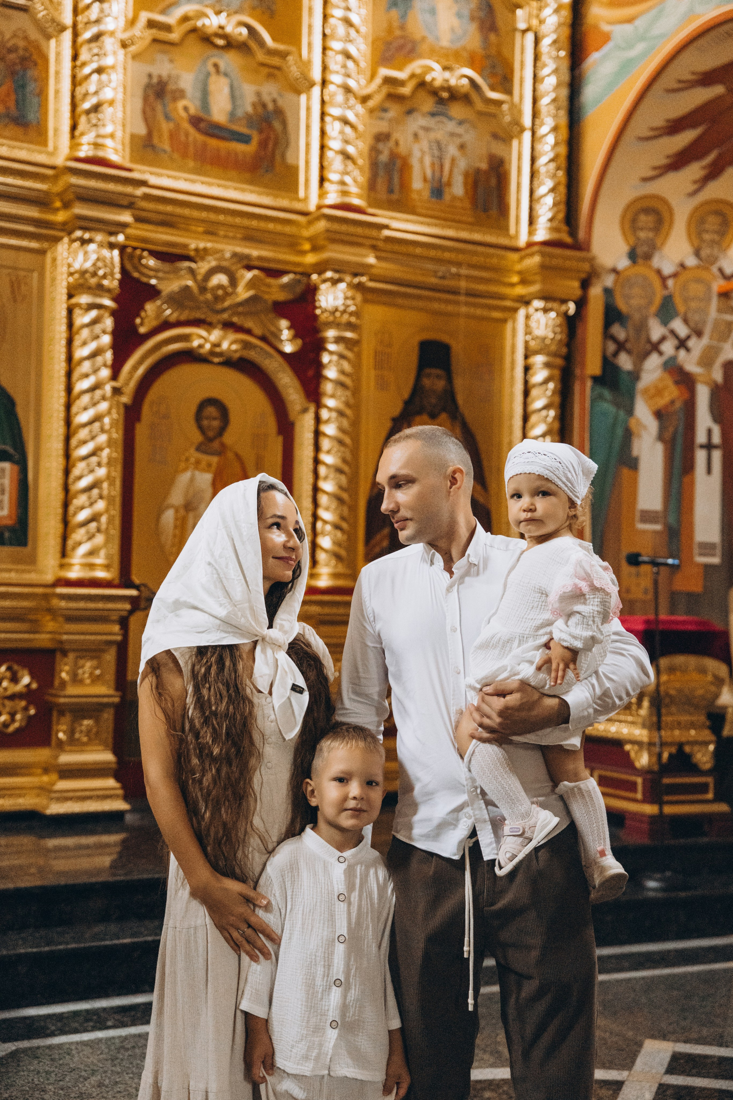 Богоявленский собор. Свадебный, семейный фотограф в Иркутске Светлана Макаричева