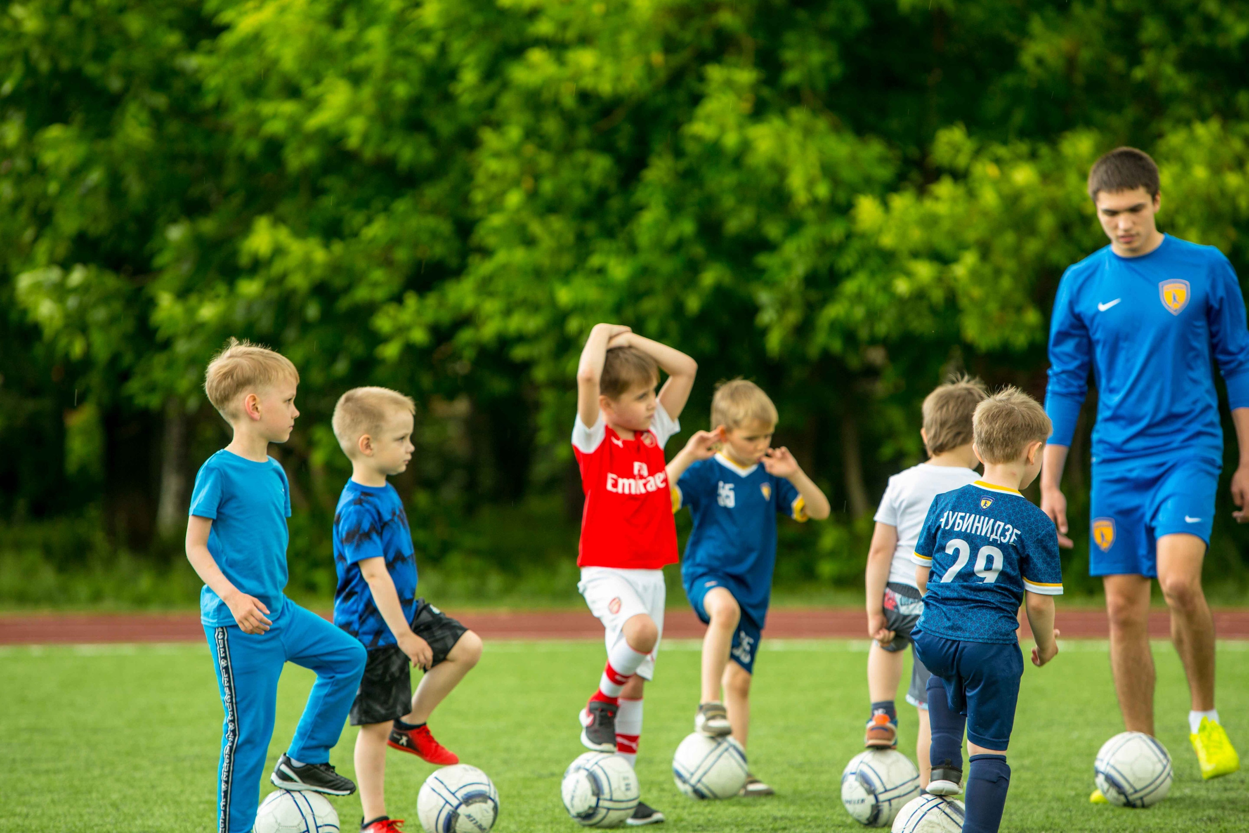Футбольная школа «Юниор». Выпускные альбомы и школьный фотограф в Подольске, Троицке, Щербинке, Москве и Московской области