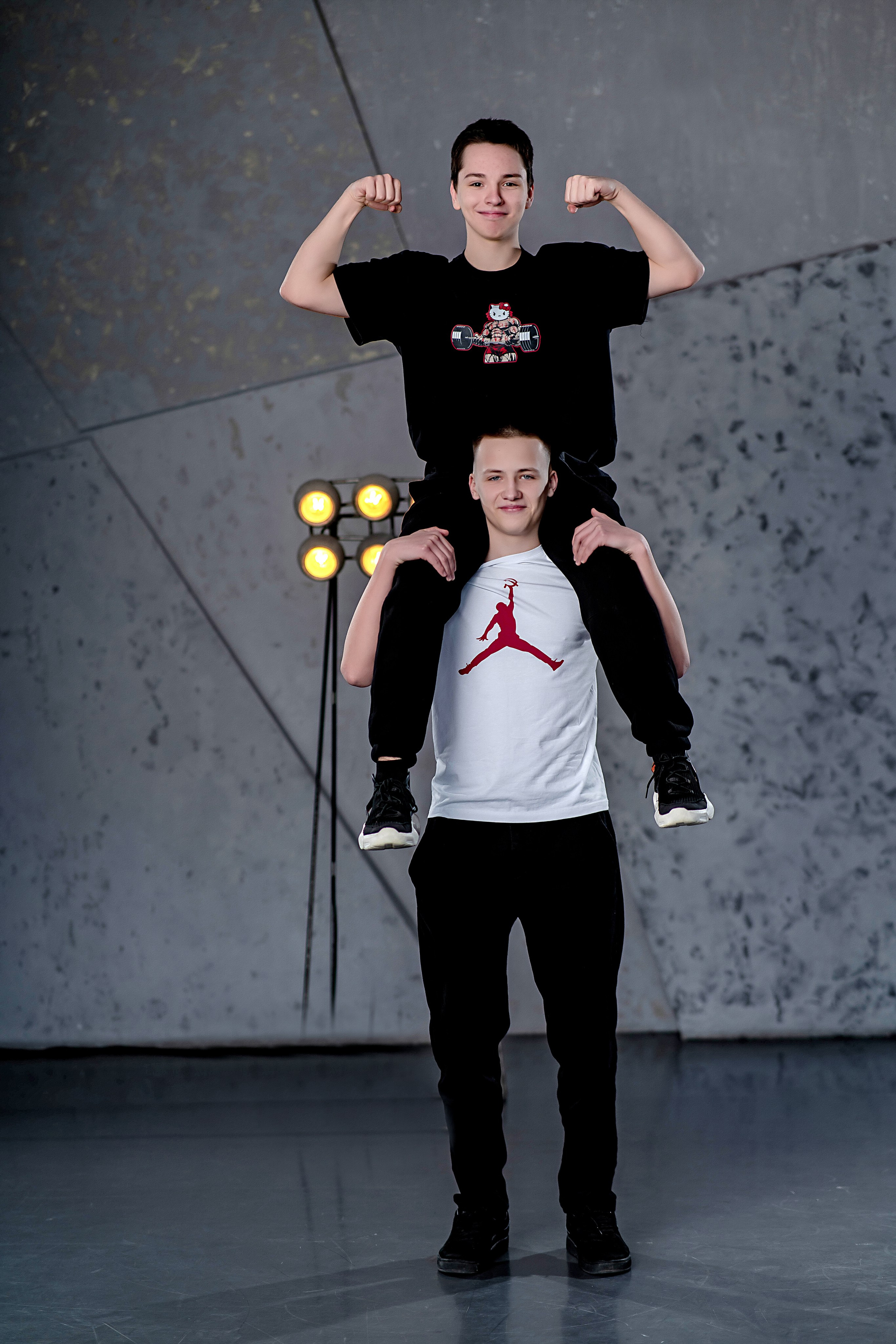 Выпускные (школьные) альбомы (книги) в Ростове-на-Дону. Современные Выпускные Альбомы в Ростове-на-Дону