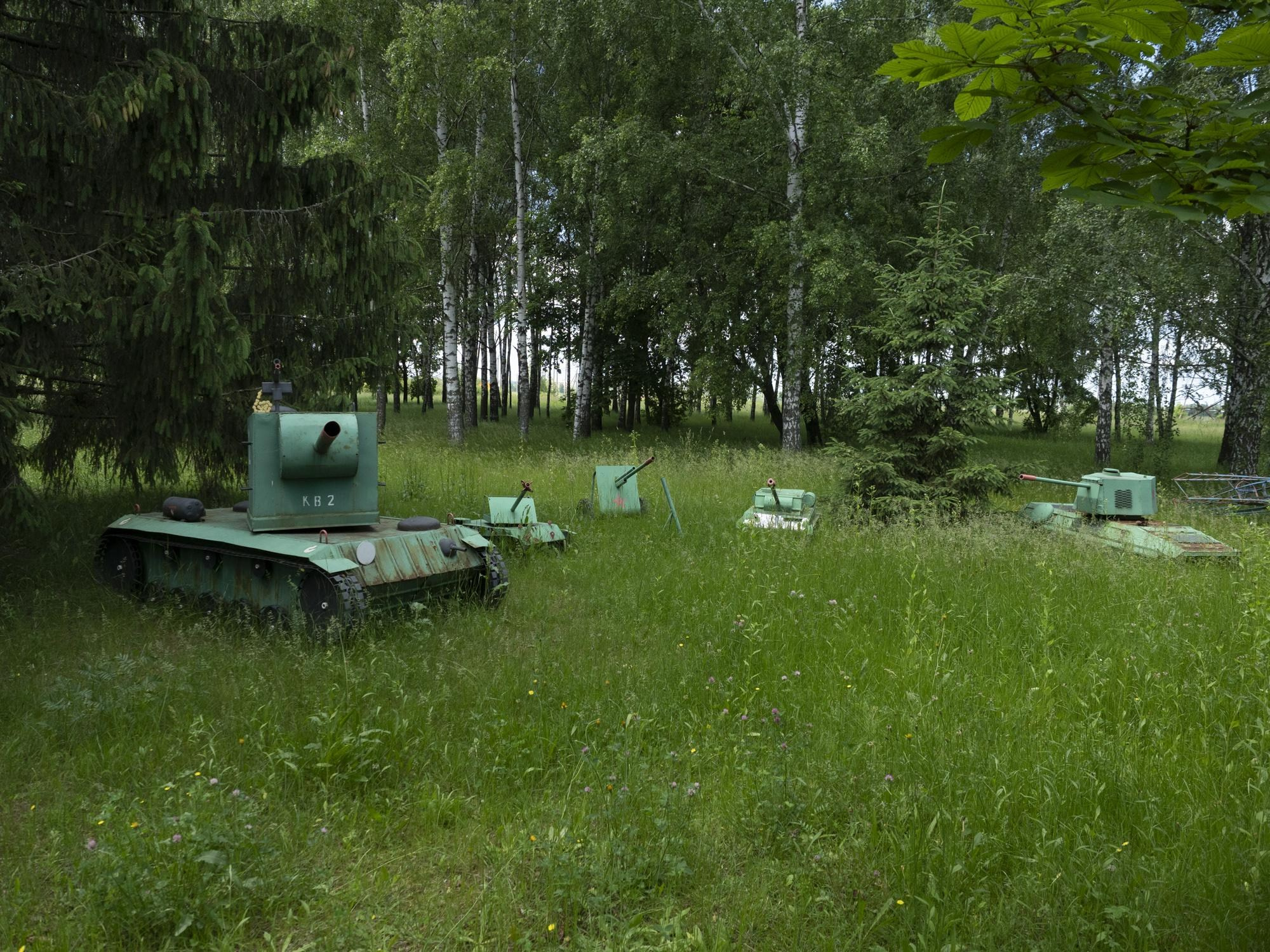 June 16, 2021, The "Novozybkovsky Machine-Building Plant" was the largest enterprise in the city. After it went bankrupt and closed, many residents had to travel to Moscow to earn money.