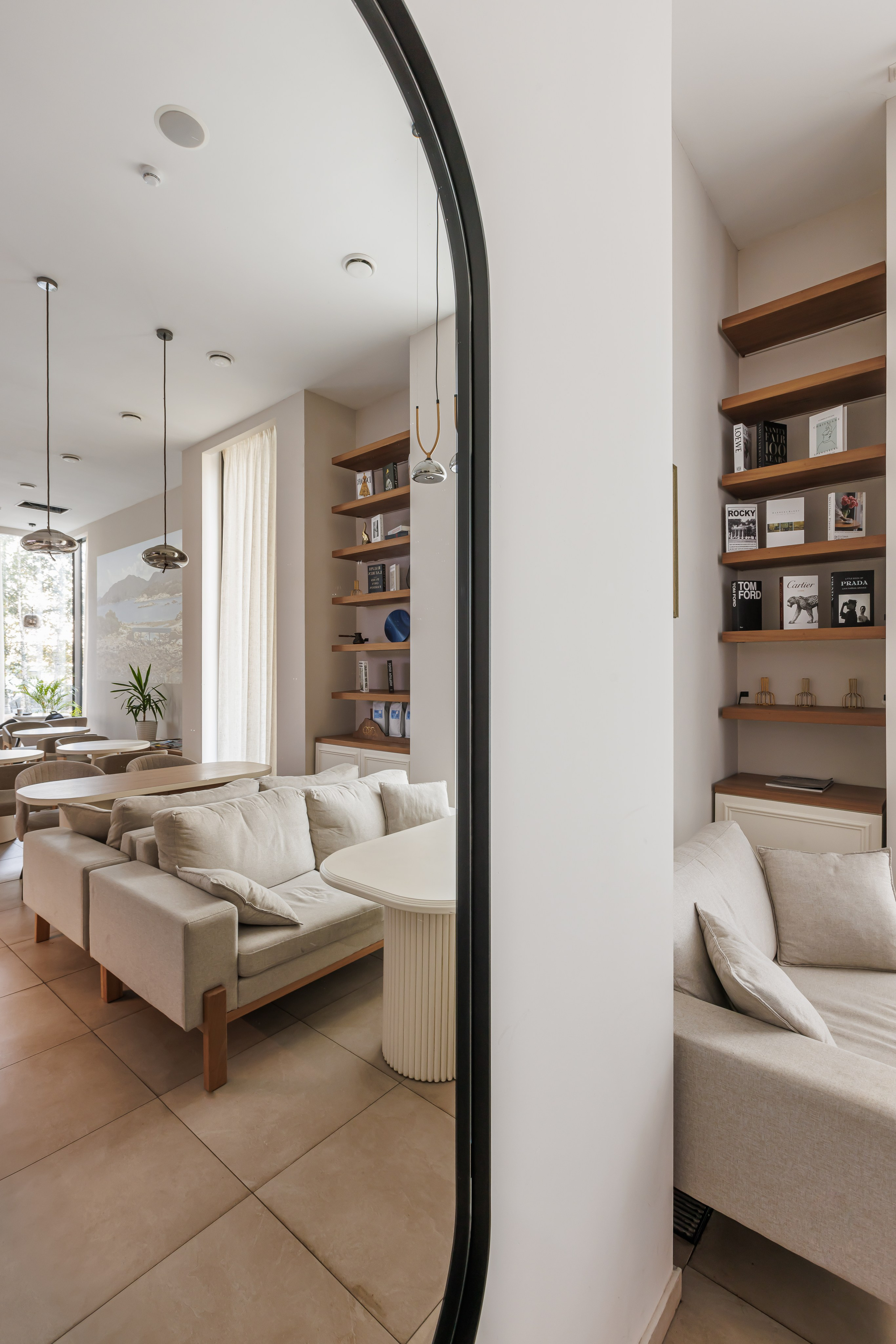 Интерьерная фотосъёмка кафе, ресторанов и баров в Москве. Интерьерный фотограф Дмитрий Медведев. Фуд-фотограф в Москве Дмитрий Медведев. Фуд-фото и контент для ресторанов, кафе и баров