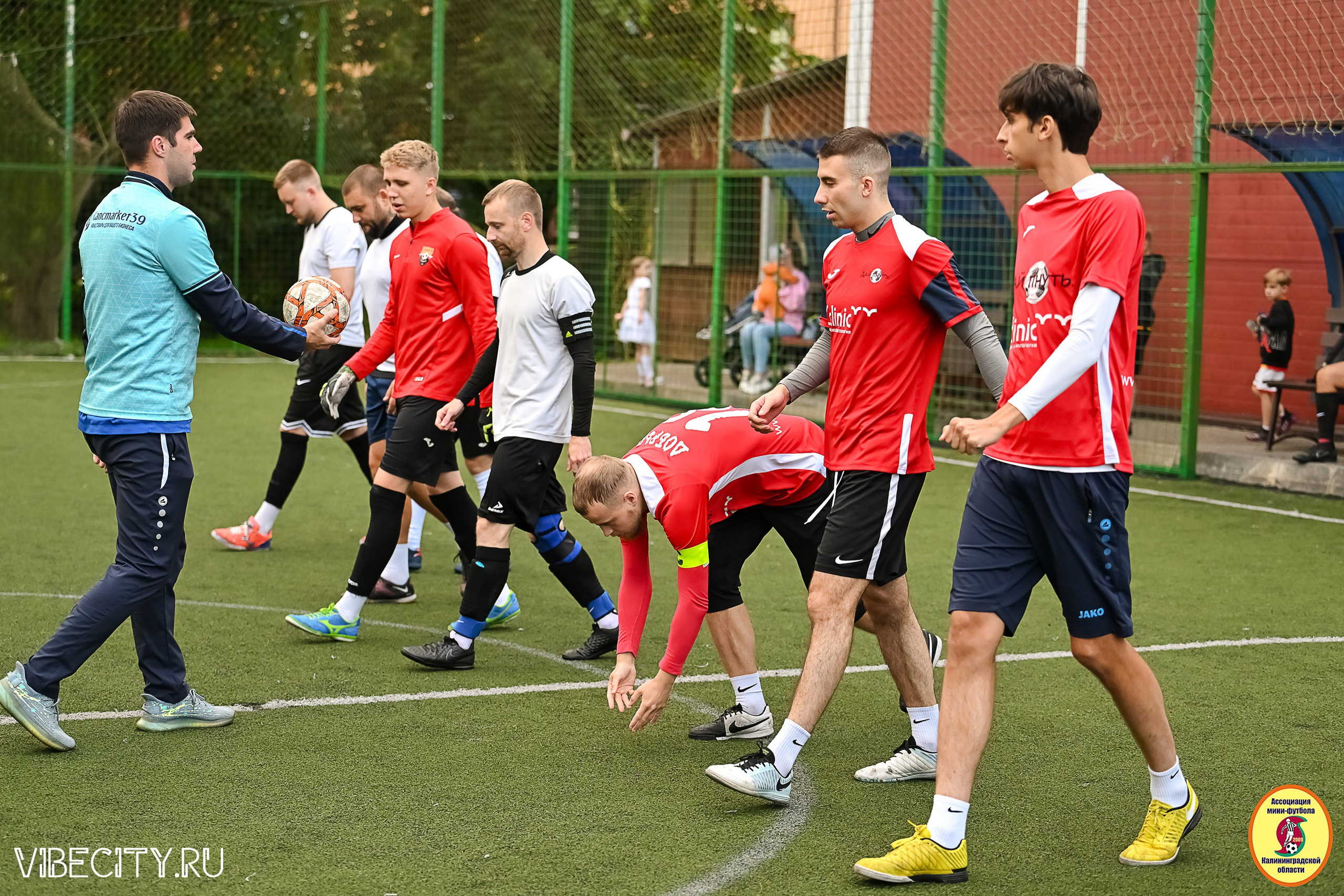 ИГРЫ МИНИ-ФУТБОЛЬНОЙ И КОРПОРАТИВНОЙ ЛИГИ. VIBECITY.RU Вайб Сити Ру Фоторепортажи Фотоотчеты Калининград