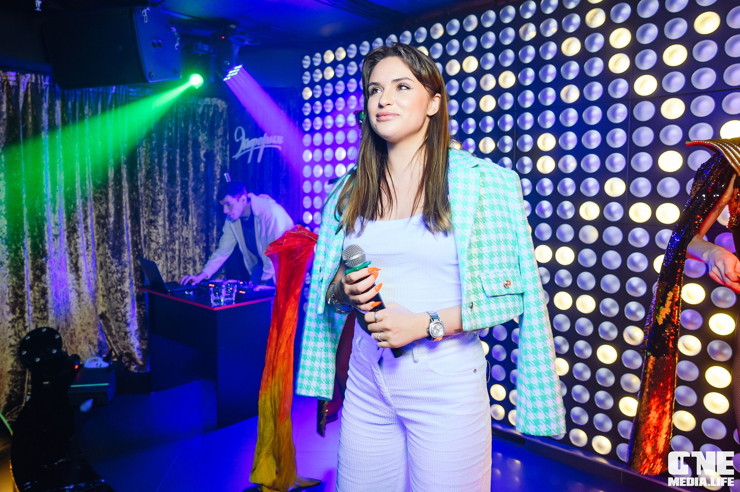 Фотоотчет из караоке-клуба Эйфория. One Media Life: фоторепортажи, фотоотчеты с мероприятий и заведений