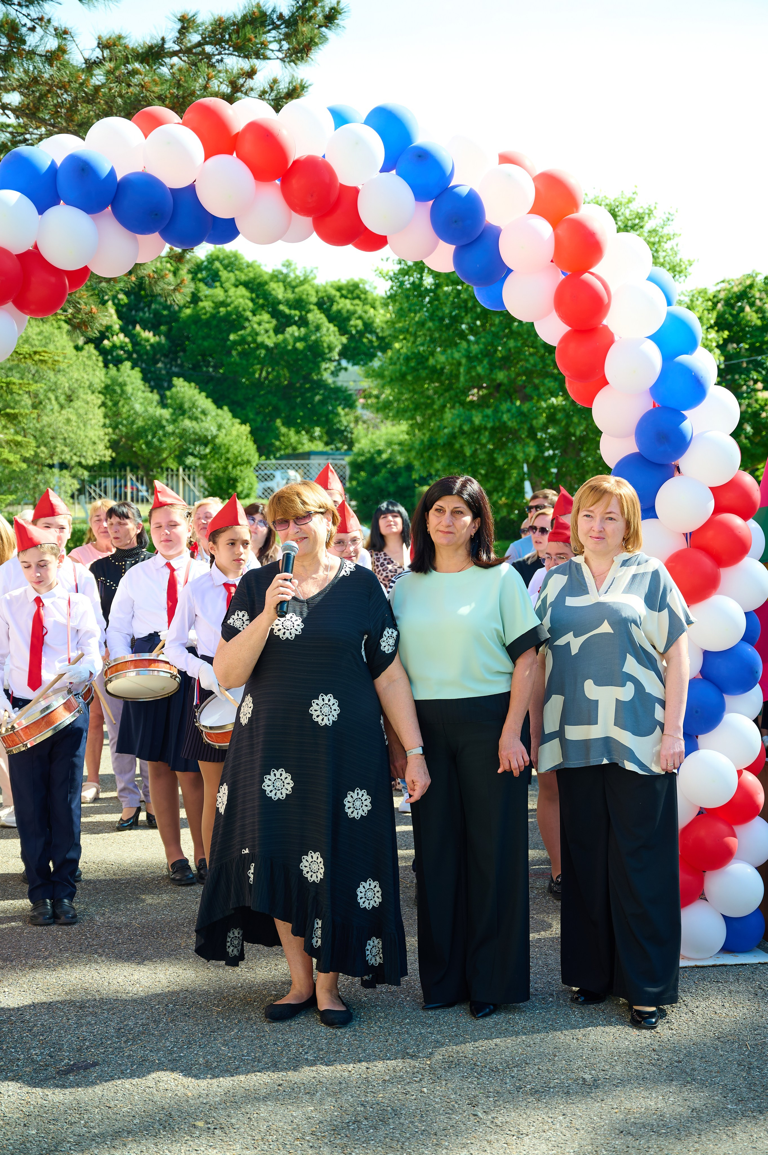 Последний звонок 2025. Жизнь курорта Кабардинка в фотографиях