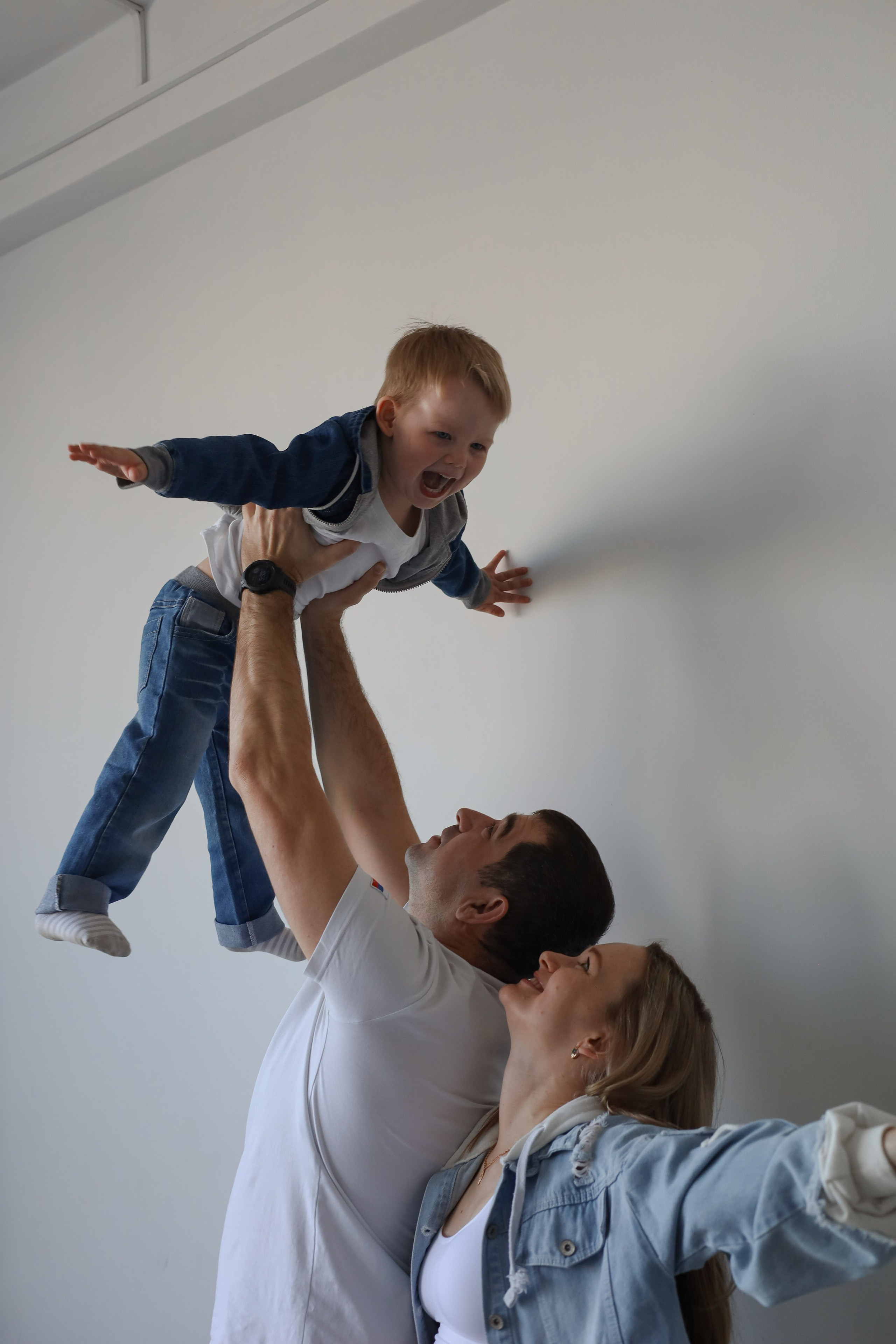 Студийные семейные фотосессии. Семейный, свадебный и индивидуальный фотограф в Алматы