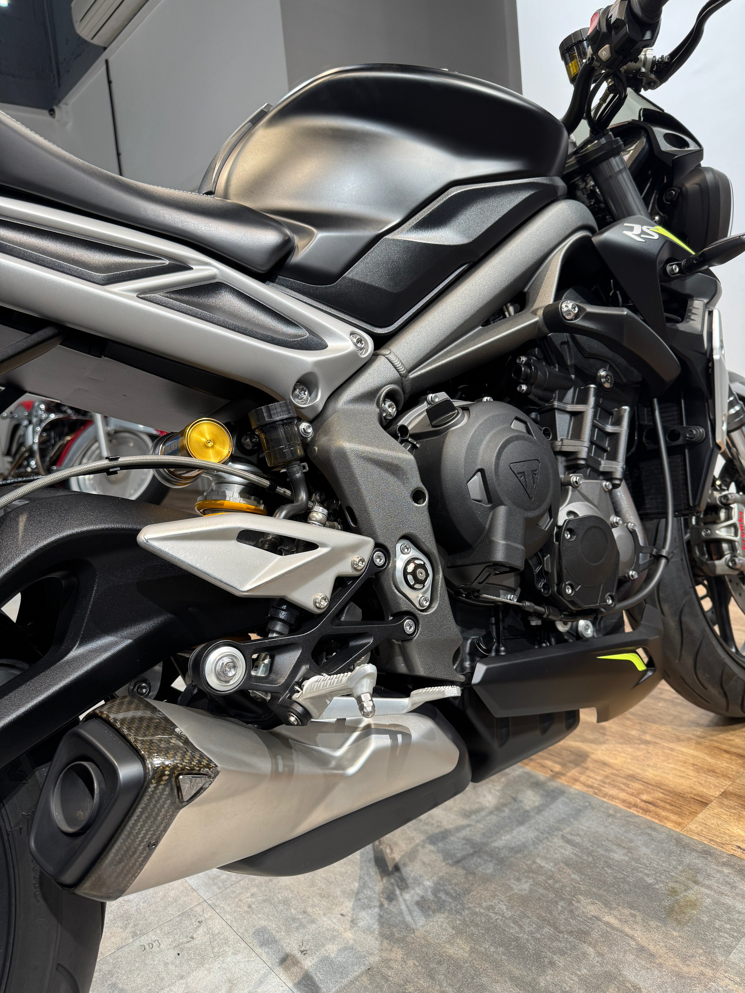 Triumph Street Triple 765 RS 2020. Hello Davidson, Москва. Только хорошие мотоциклы…