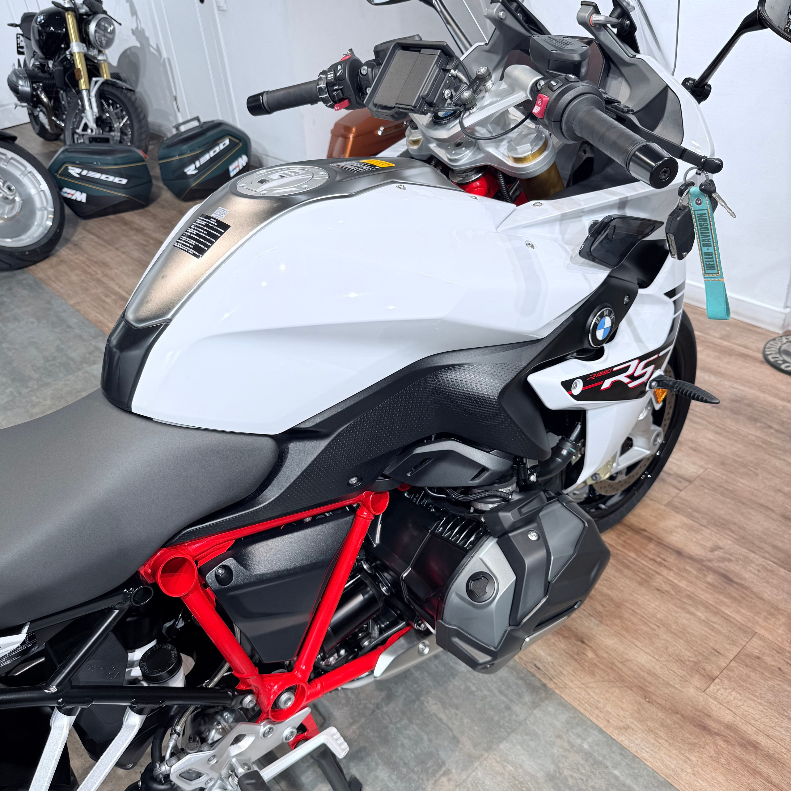 2022 ВМW R1250RS Sрort ABS Light White Red Frаmе. Hello Davidson, Москва. Только хорошие мотоциклы…